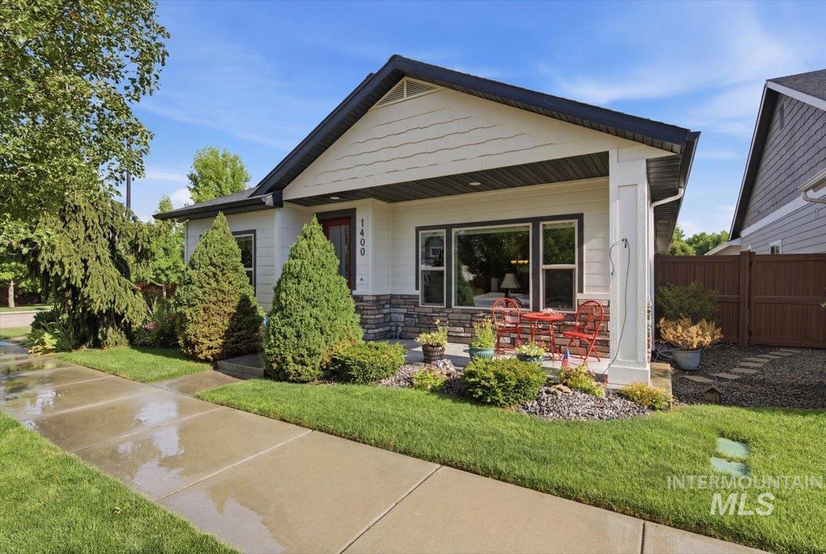 1400 E Summerplace St, Meridian, Idaho 83646, 3 Bedrooms, 2 Bathrooms, Residential For Sale, Price $499,900, 98994503