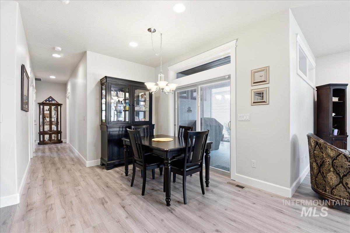 1400 E Summerplace St, Meridian, Idaho 83646, 3 Bedrooms, 2 Bathrooms, Residential For Sale, Price $499,900, 98994503