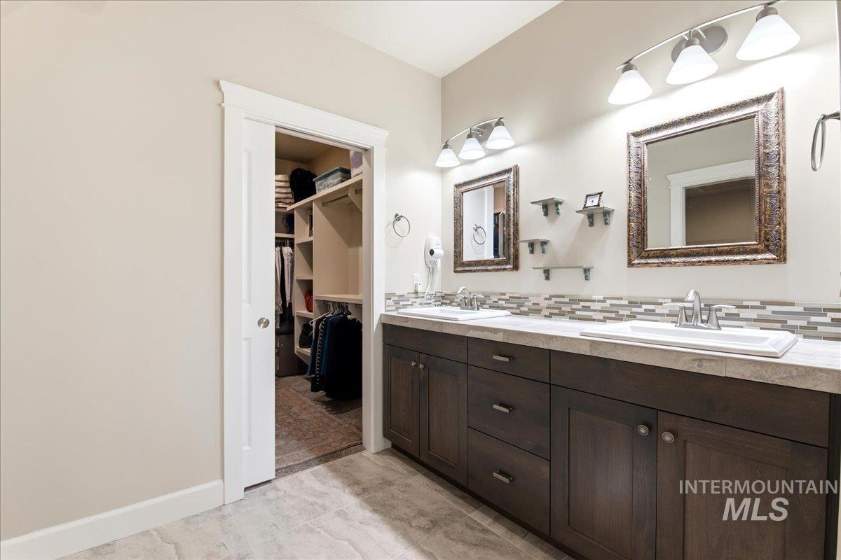 1400 E Summerplace St, Meridian, Idaho 83646, 3 Bedrooms, 2 Bathrooms, Residential For Sale, Price $499,900, 98994503