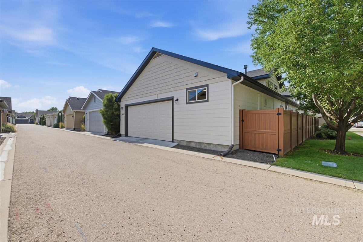 1400 E Summerplace St, Meridian, Idaho 83646, 3 Bedrooms, 2 Bathrooms, Residential For Sale, Price $499,900, 98994503