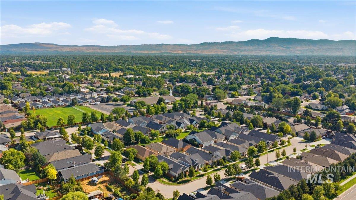 1400 E Summerplace St, Meridian, Idaho 83646, 3 Bedrooms, 2 Bathrooms, Residential For Sale, Price $499,900, 98994503