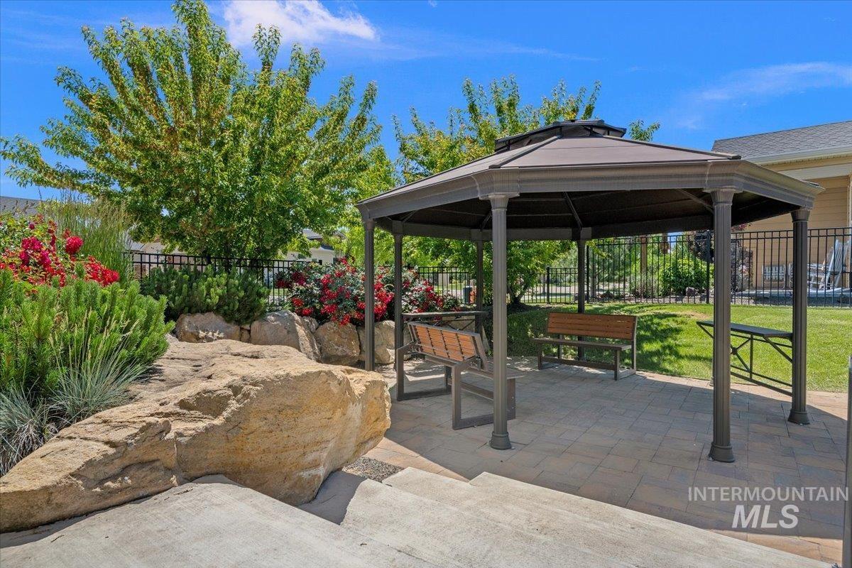 1400 E Summerplace St, Meridian, Idaho 83646, 3 Bedrooms, 2 Bathrooms, Residential For Sale, Price $499,900, 98994503