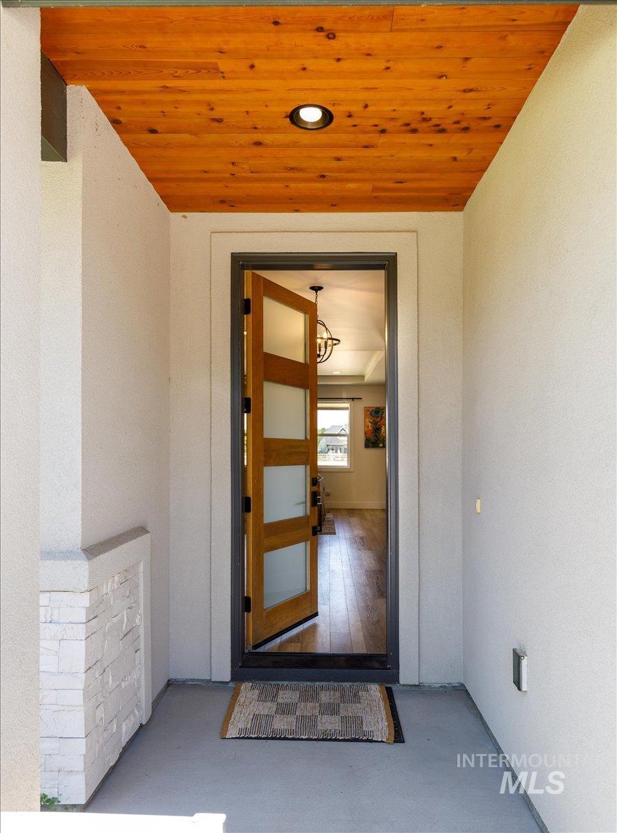 4087 N Heritage View Avenue, Meridian, Idaho 83646, 3 Bedrooms, 2 Bathrooms, Residential For Sale, Price $590,000, 98994504