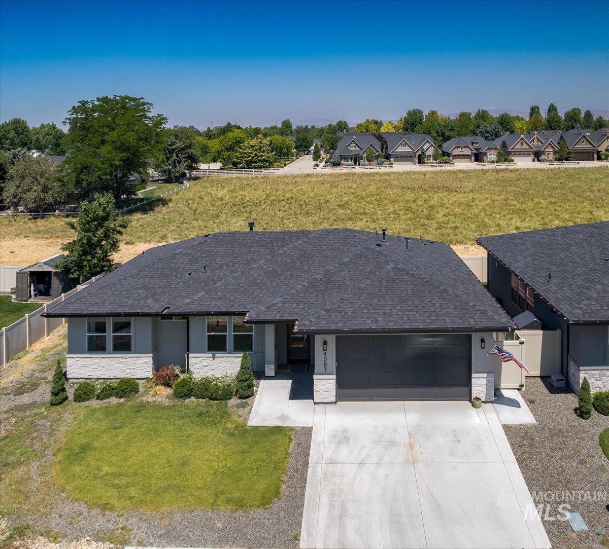 4087 N Heritage View Avenue, Meridian, Idaho 83646, 3 Bedrooms, 2 Bathrooms, Residential For Sale, Price $590,000, 98994504