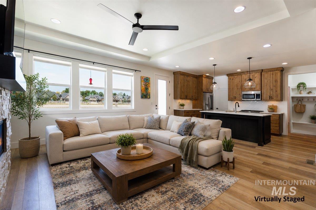 4087 N Heritage View Avenue, Meridian, Idaho 83646, 3 Bedrooms, 2 Bathrooms, Residential For Sale, Price $590,000, 98994504