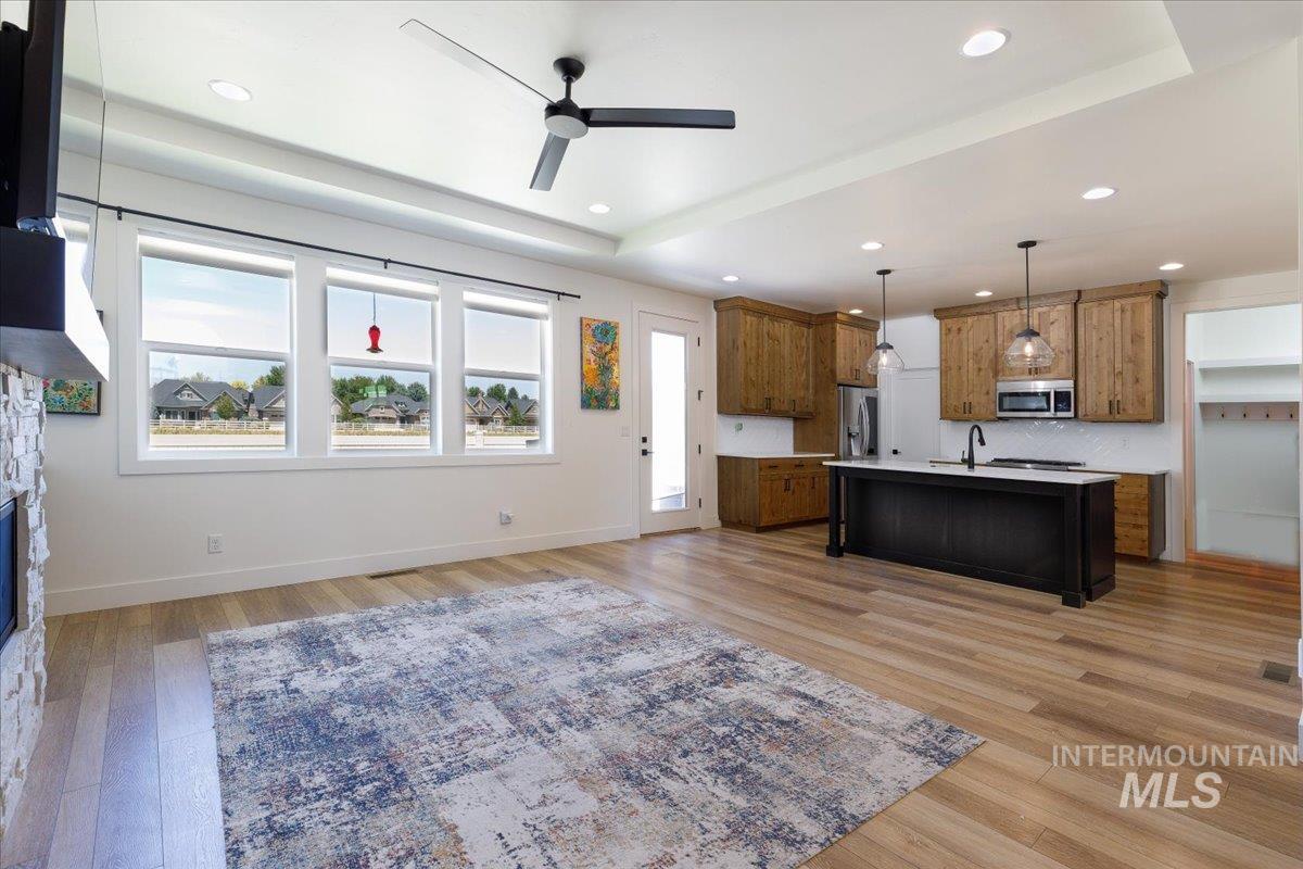 4087 N Heritage View Avenue, Meridian, Idaho 83646, 3 Bedrooms, 2 Bathrooms, Residential For Sale, Price $590,000, 98994504