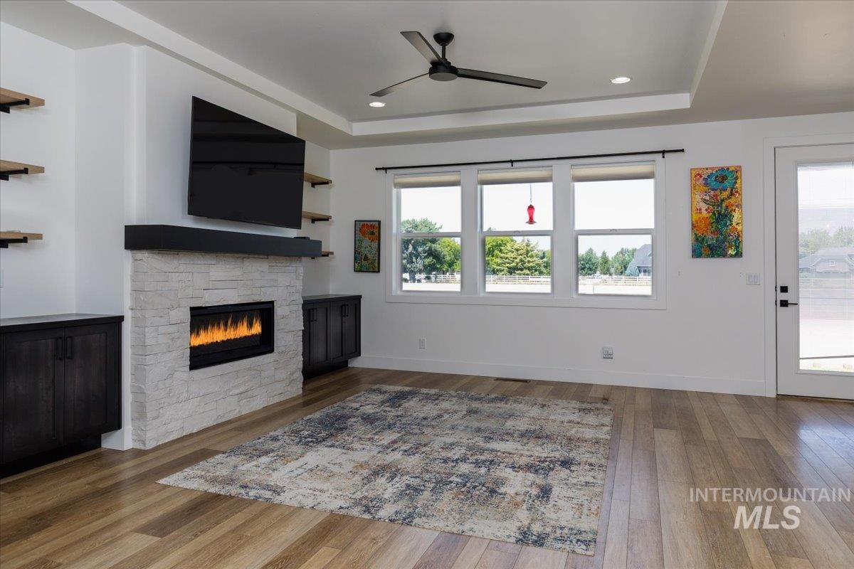 4087 N Heritage View Avenue, Meridian, Idaho 83646, 3 Bedrooms, 2 Bathrooms, Residential For Sale, Price $590,000, 98994504