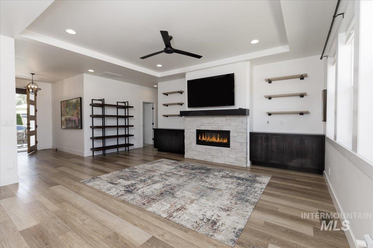 4087 N Heritage View Avenue, Meridian, Idaho 83646, 3 Bedrooms, 2 Bathrooms, Residential For Sale, Price $590,000, 98994504