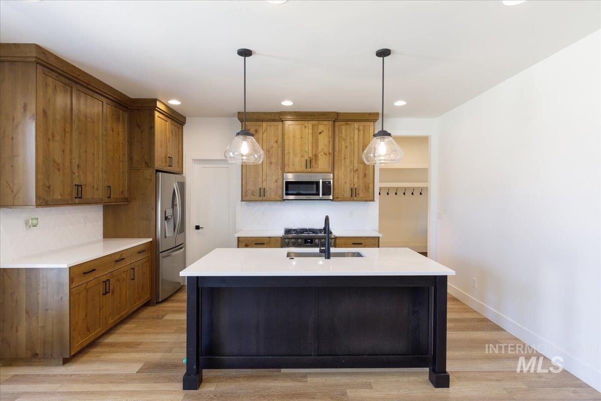 4087 N Heritage View Avenue, Meridian, Idaho 83646, 3 Bedrooms, 2 Bathrooms, Residential For Sale, Price $590,000, 98994504