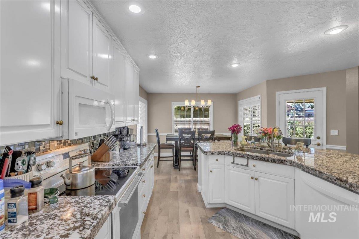 12113 W Musket Dr, Boise, Idaho 83713, 4 Bedrooms, 2 Bathrooms, Residential For Sale, Price $585,000, 98994505