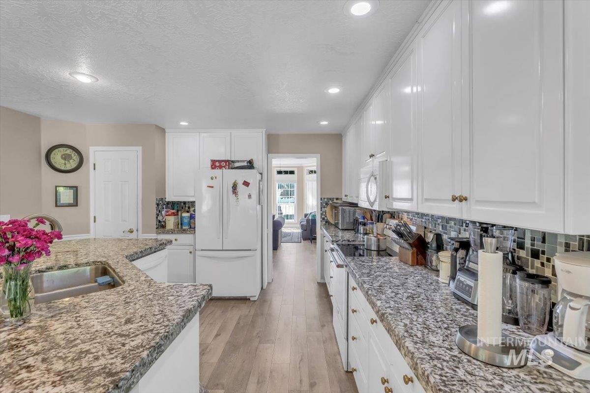 12113 W Musket Dr, Boise, Idaho 83713, 4 Bedrooms, 2 Bathrooms, Residential For Sale, Price $585,000, 98994505