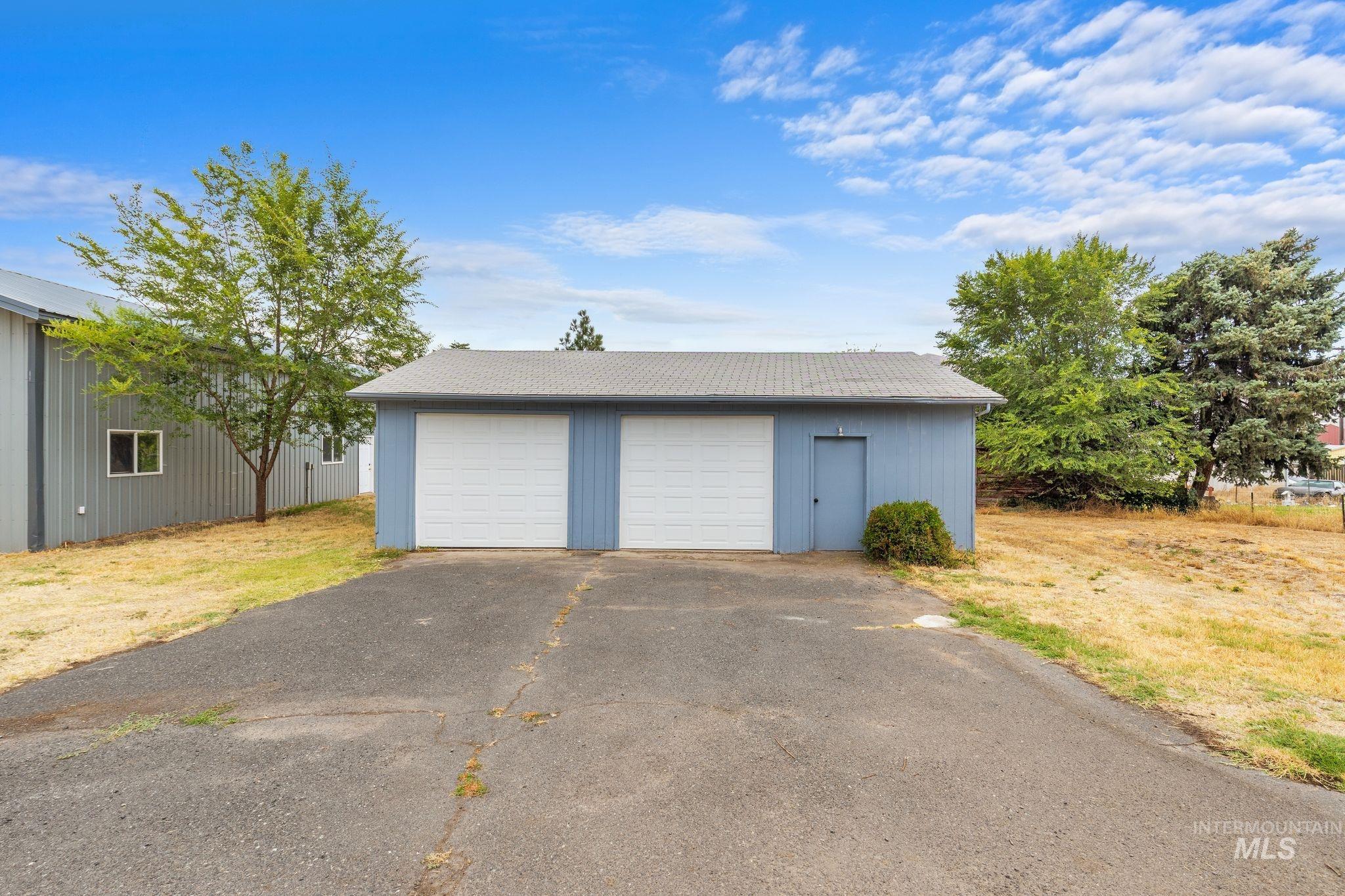1518 Elm St., Clarkston, Washington 99403, 5 Bedrooms, 2 Bathrooms, Residential For Sale, Price $459,000, 98994506