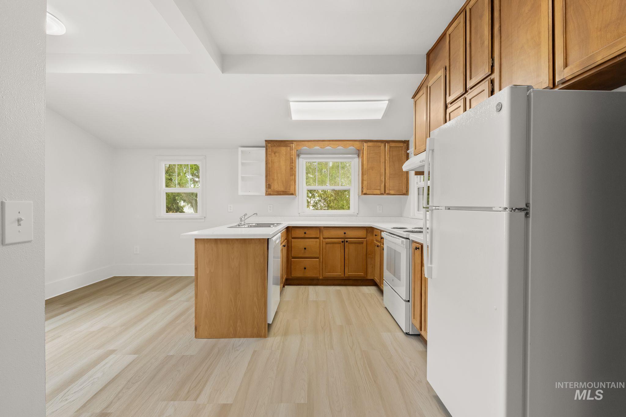 1518 Elm St., Clarkston, Washington 99403, 5 Bedrooms, 2 Bathrooms, Residential For Sale, Price $459,000, 98994506
