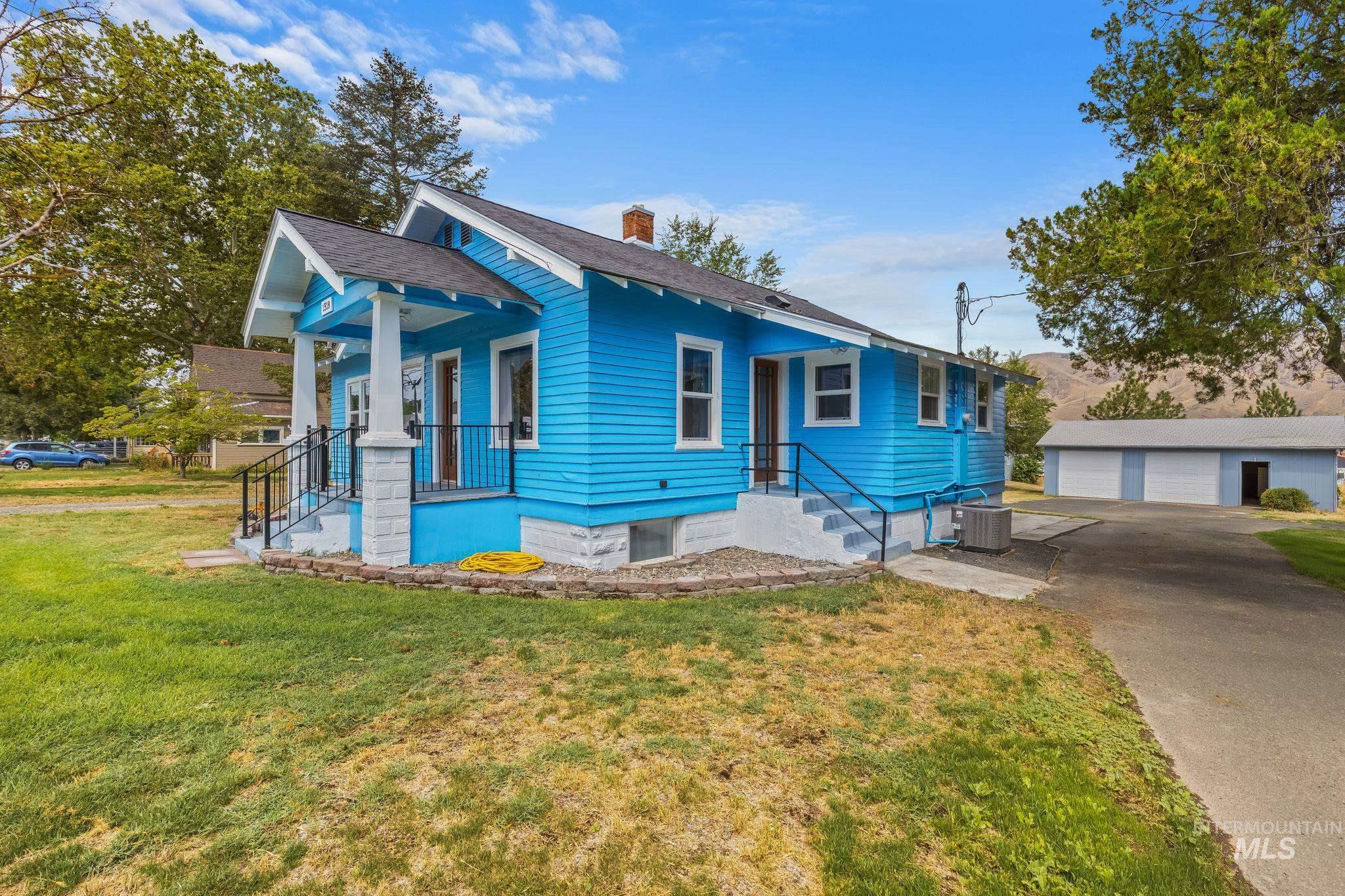 1518 Elm St., Clarkston, Washington 99403, 5 Bedrooms, 2 Bathrooms, Residential For Sale, Price $459,000, 98994506