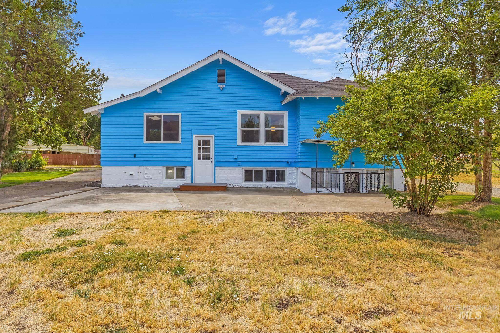 1518 Elm St., Clarkston, Washington 99403, 5 Bedrooms, 2 Bathrooms, Residential For Sale, Price $459,000, 98994506