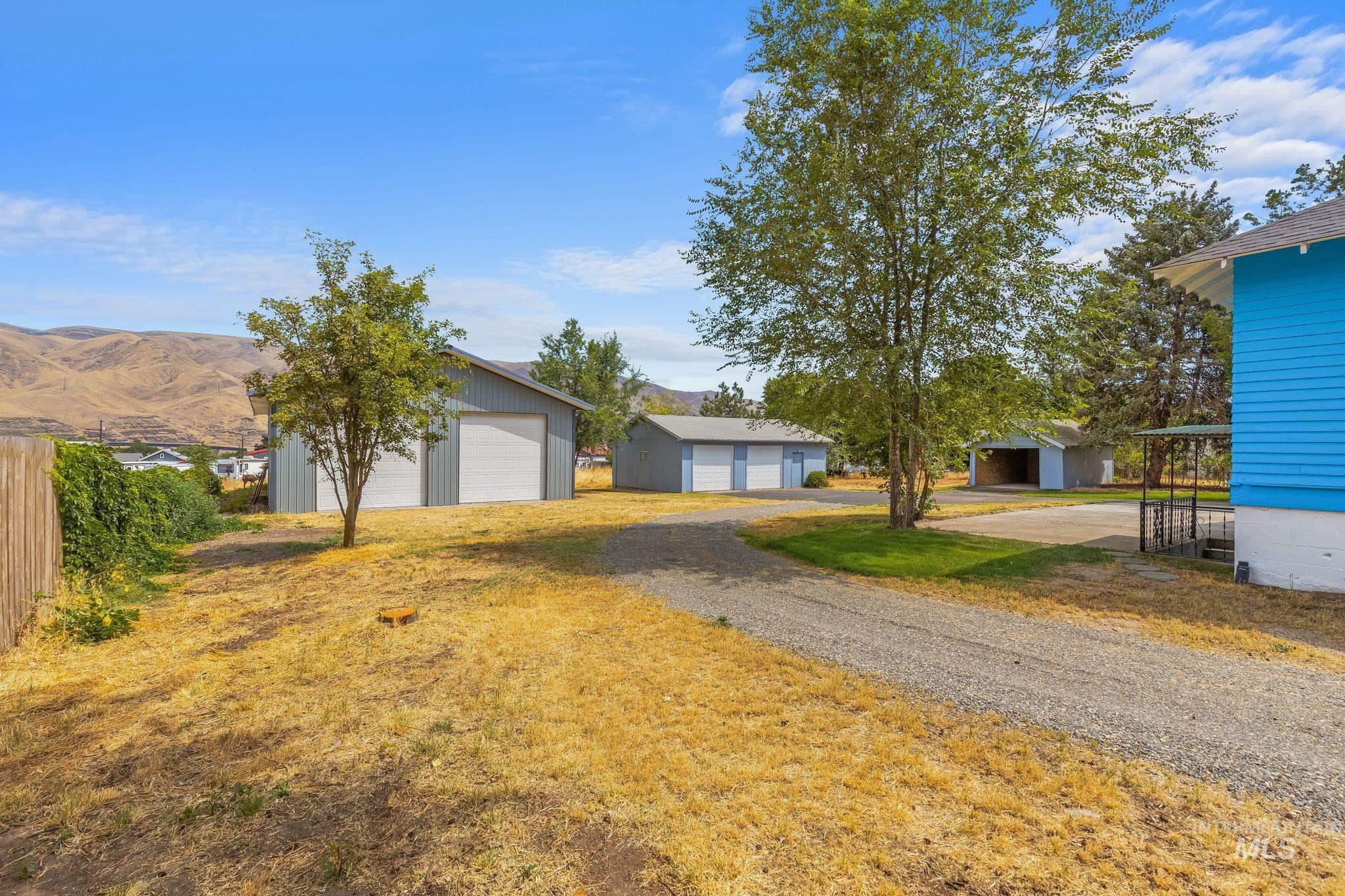 1518 Elm St., Clarkston, Washington 99403, 5 Bedrooms, 2 Bathrooms, Residential For Sale, Price $459,000, 98994506