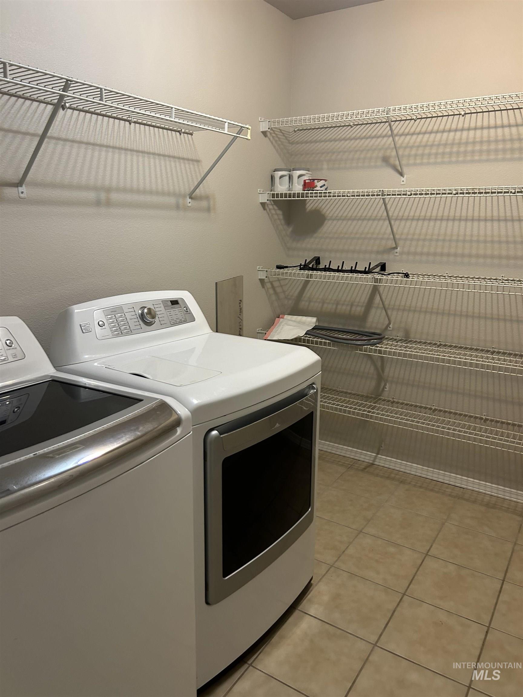 119 Midvale Ave., Caldwell, Idaho 83605, 3 Bedrooms, 2 Bathrooms, Rental For Rent, Price $2,050,MLS 98994509