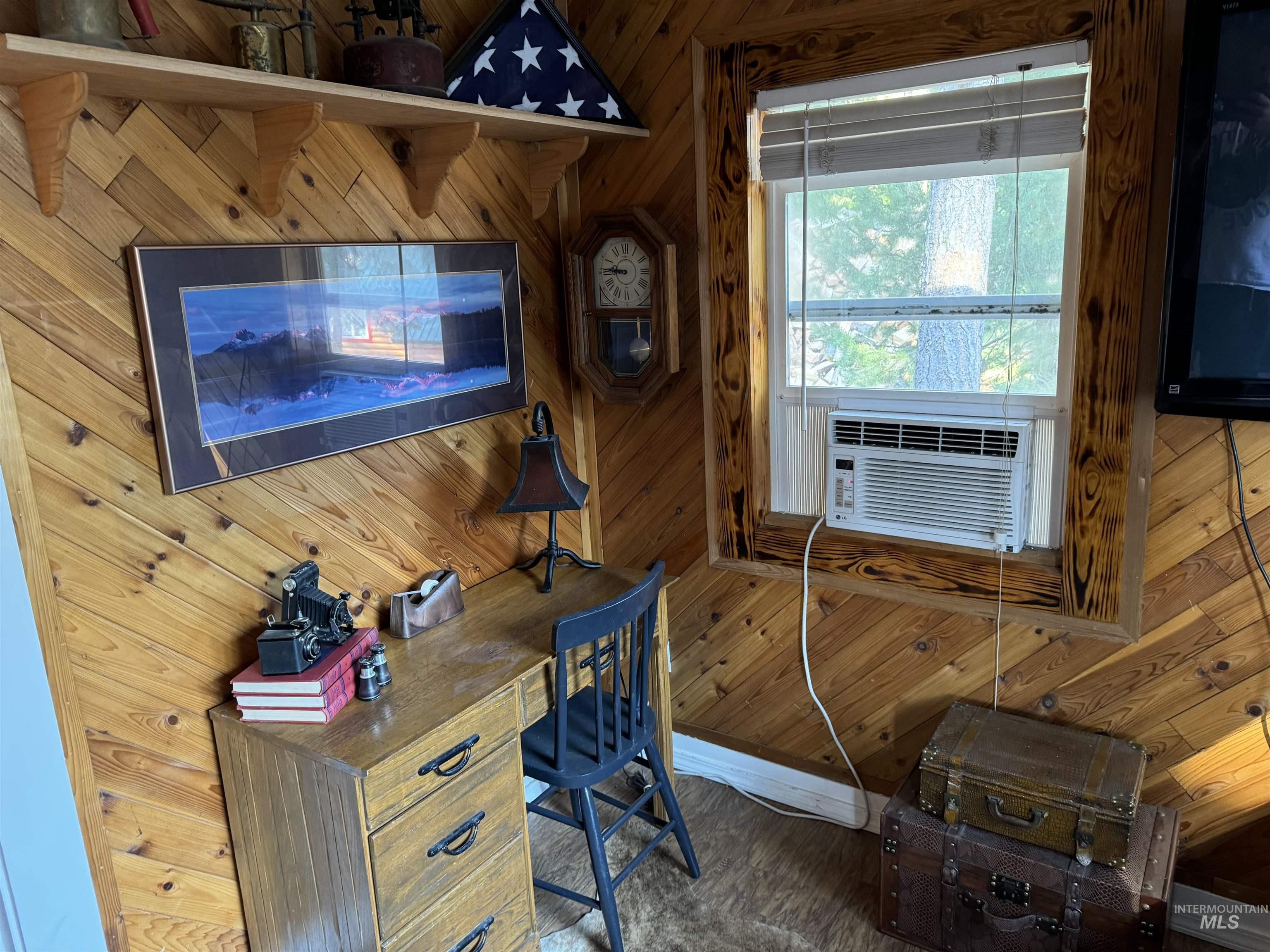 531 Brenda Dr, Cascade, Idaho 83611, 2 Bedrooms, 1 Bathroom, Residential For Sale, Price $449,900,MLS 98994511