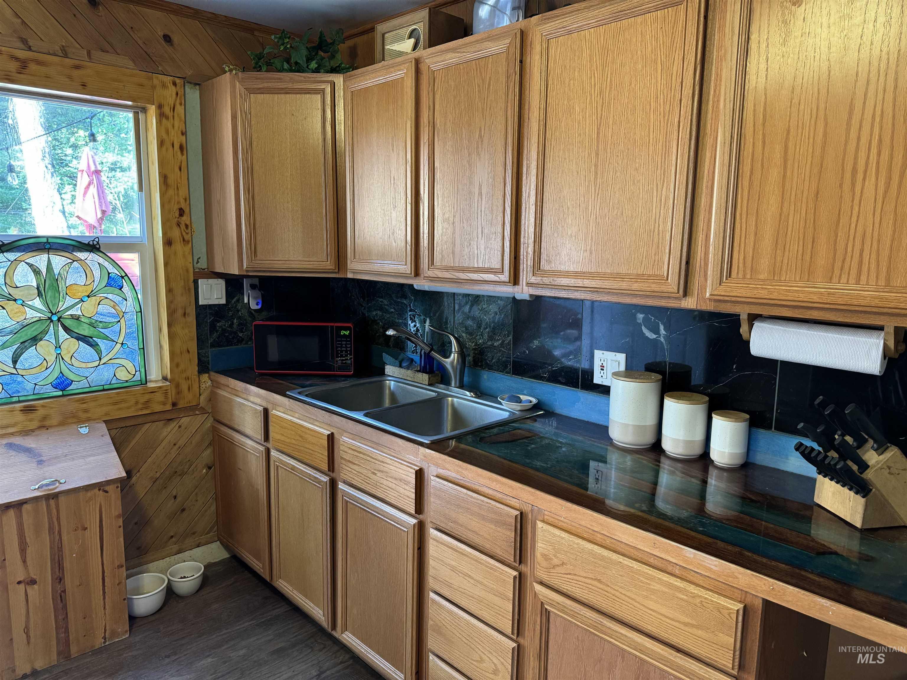 531 Brenda Dr, Cascade, Idaho 83611, 2 Bedrooms, 1 Bathroom, Residential For Sale, Price $449,900,MLS 98994511