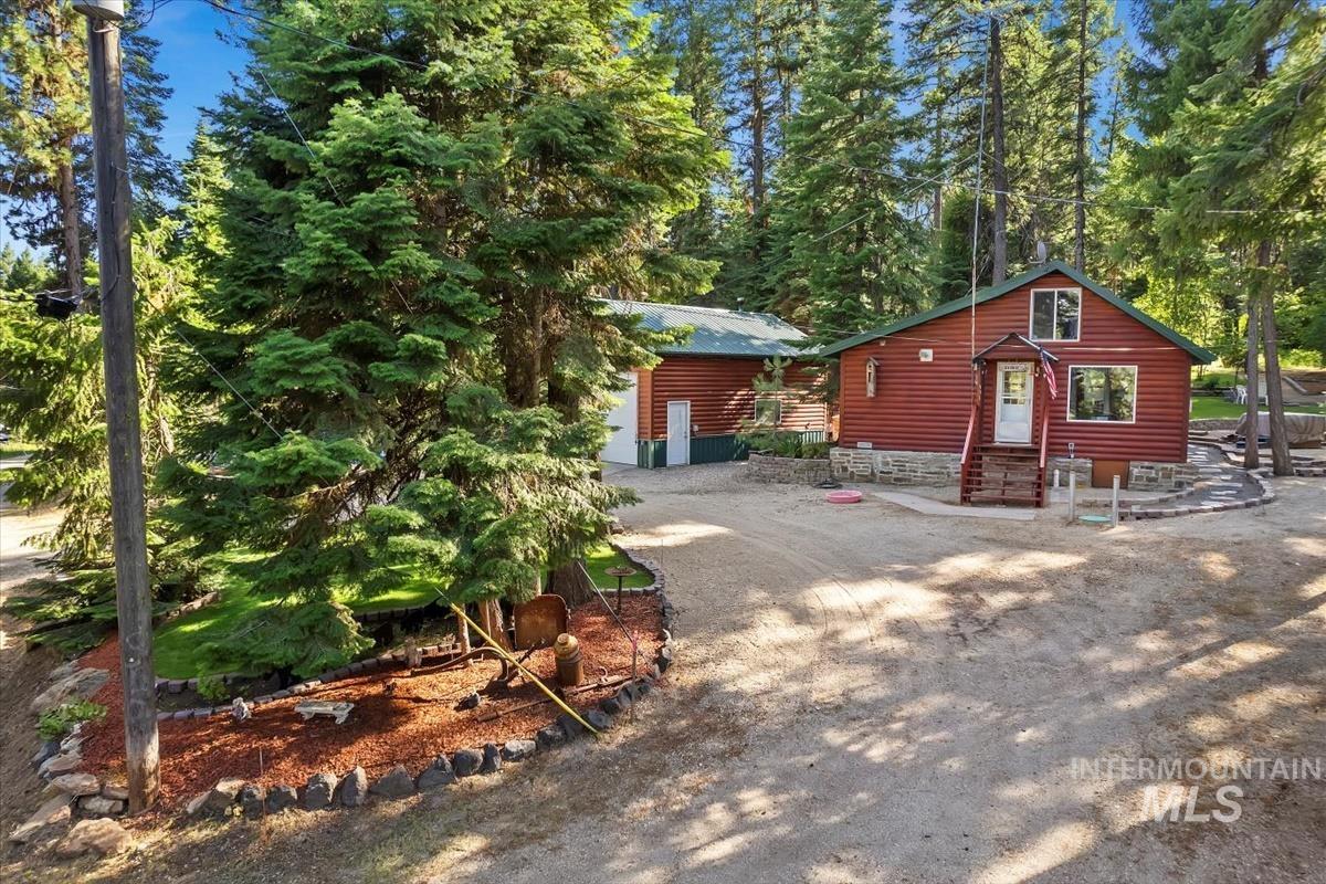 531 Brenda Dr, Cascade, Idaho 83611, 2 Bedrooms, 1 Bathroom, Residential For Sale, Price $449,900,MLS 98994511
