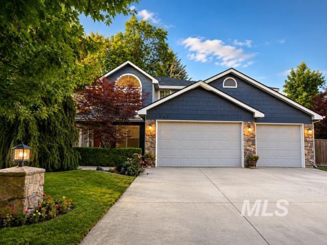 731 E Ridge Dr, Eagle, Idaho 83616, 4 Bedrooms, 3.5 Bathrooms, Residential For Sale, Price $750,000,MLS 98994518
