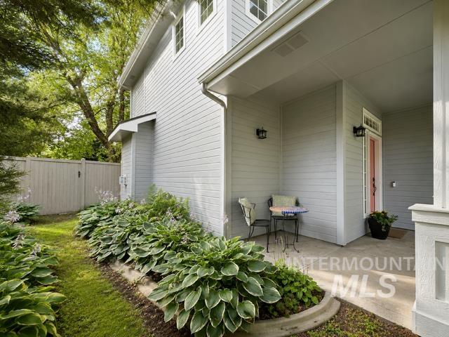 731 E Ridge Dr, Eagle, Idaho 83616, 4 Bedrooms, 3.5 Bathrooms, Residential For Sale, Price $750,000,MLS 98994518