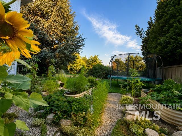 731 E Ridge Dr, Eagle, Idaho 83616, 4 Bedrooms, 3.5 Bathrooms, Residential For Sale, Price $750,000,MLS 98994518