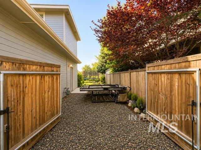 731 E Ridge Dr, Eagle, Idaho 83616, 4 Bedrooms, 3.5 Bathrooms, Residential For Sale, Price $750,000,MLS 98994518