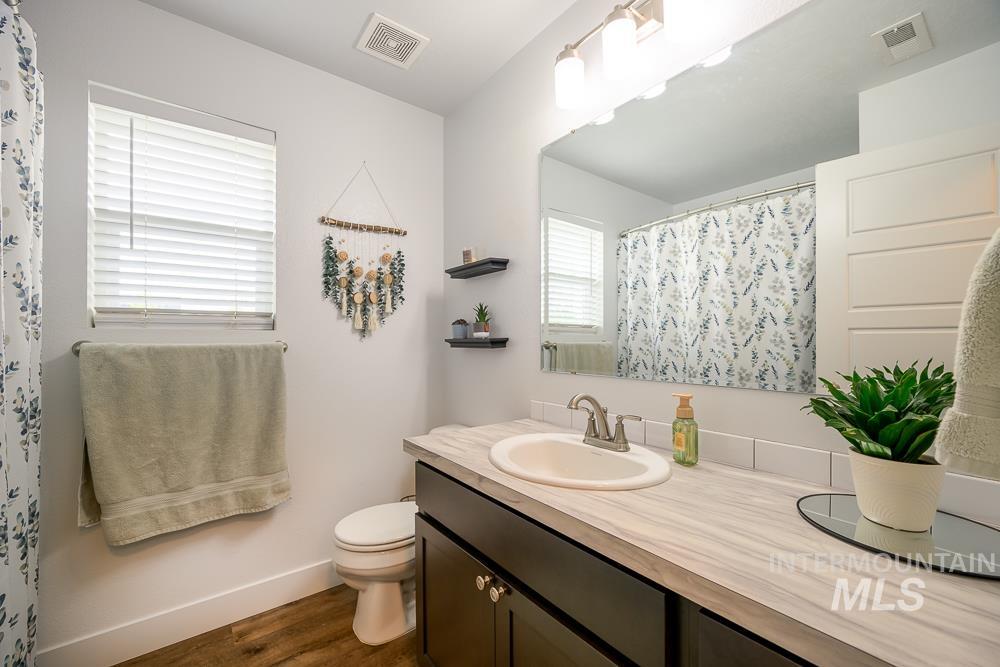2244 S Knotty Timber Pl, Meridian, Idaho 83642, 3 Bedrooms, 2 Bathrooms, Residential For Sale, Price $499,990,MLS 98994519