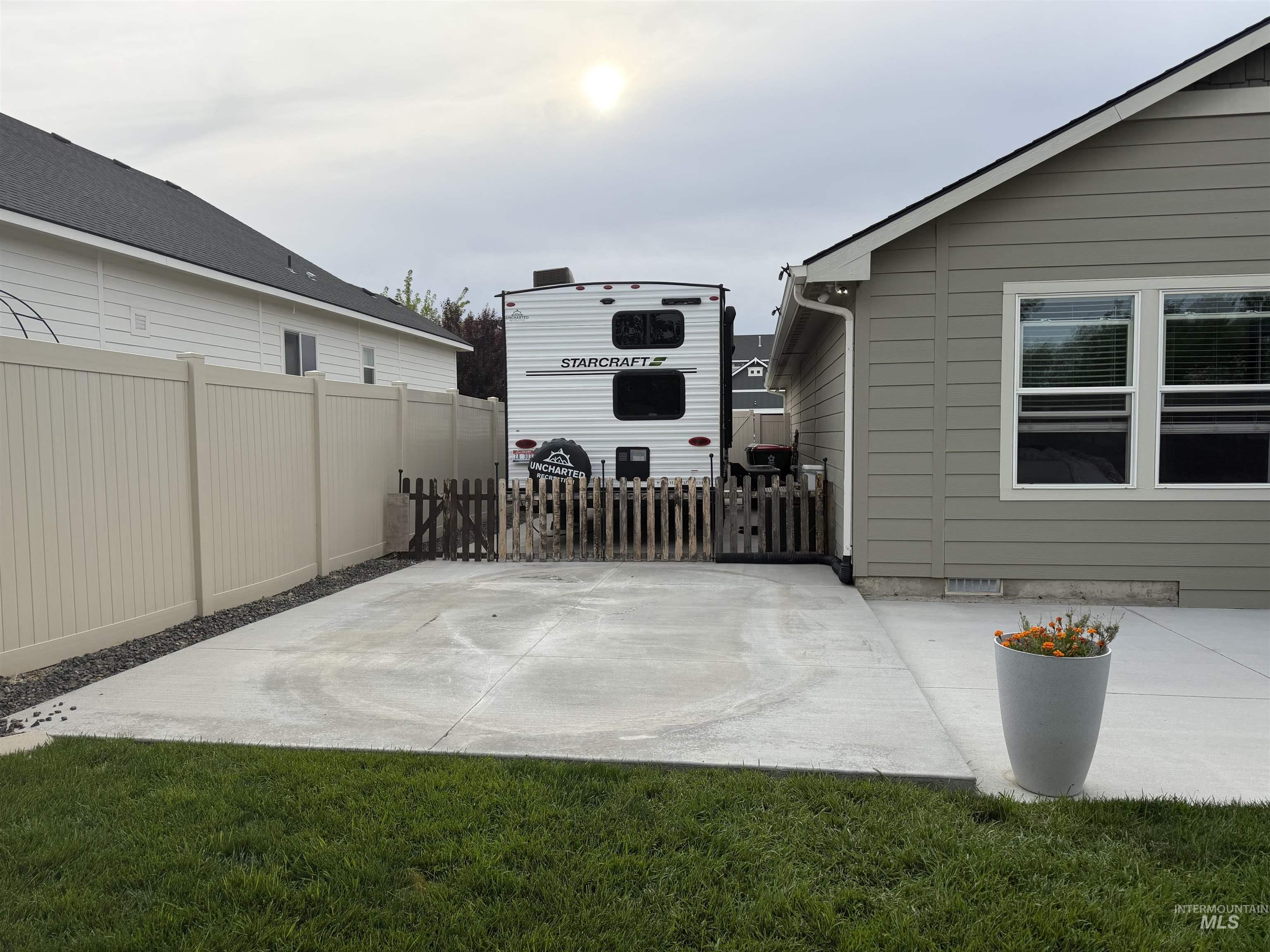 2244 S Knotty Timber Pl, Meridian, Idaho 83642, 3 Bedrooms, 2 Bathrooms, Residential For Sale, Price $499,990,MLS 98994519