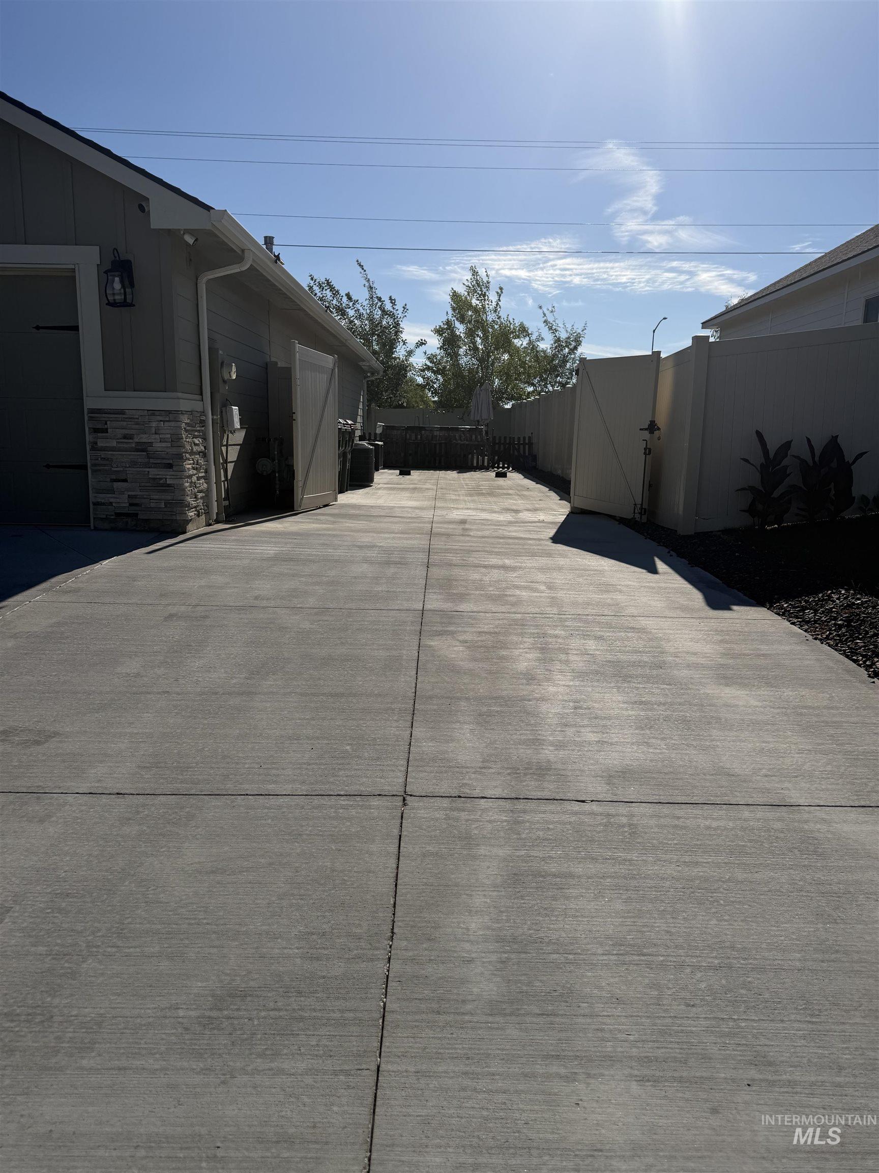 2244 S Knotty Timber Pl, Meridian, Idaho 83642, 3 Bedrooms, 2 Bathrooms, Residential For Sale, Price $499,990,MLS 98994519