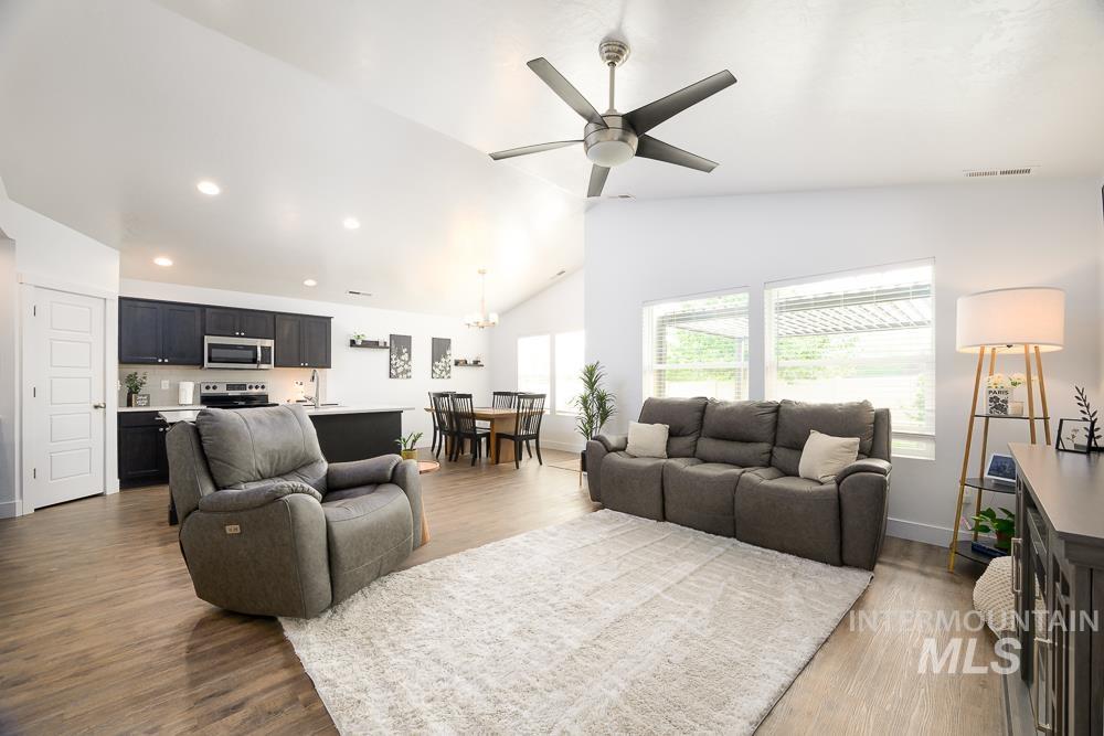 2244 S Knotty Timber Pl, Meridian, Idaho 83642, 3 Bedrooms, 2 Bathrooms, Residential For Sale, Price $499,990,MLS 98994519