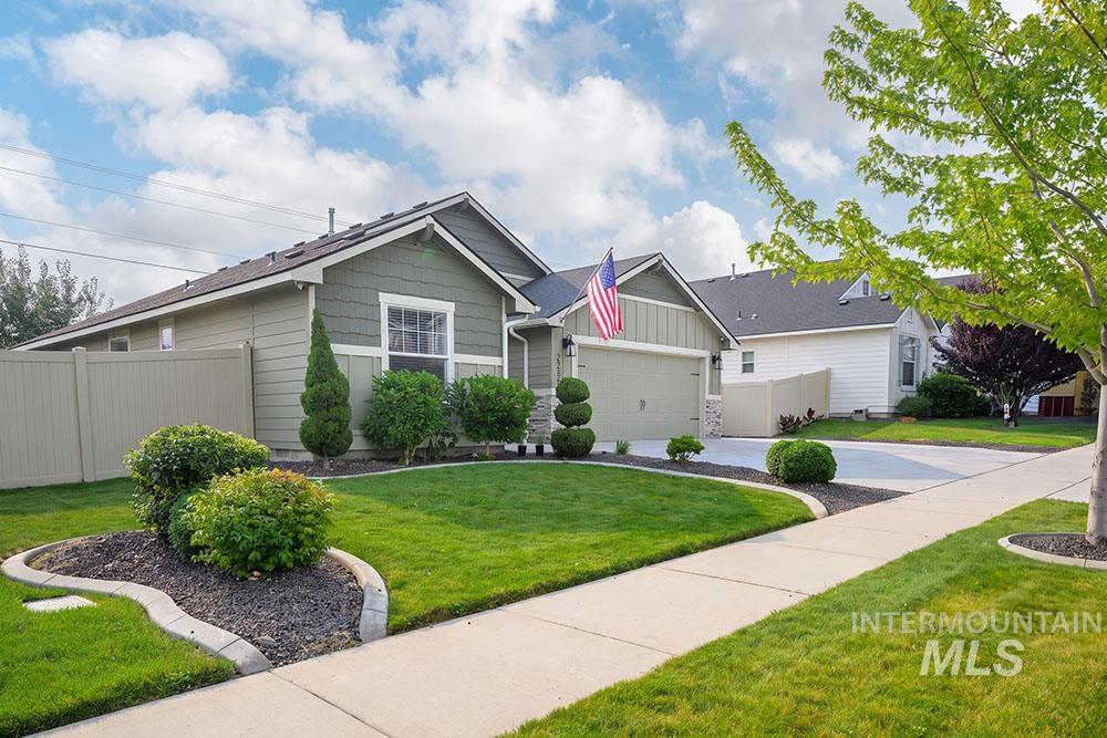 2244 S Knotty Timber Pl, Meridian, Idaho 83642, 3 Bedrooms, 2 Bathrooms, Residential For Sale, Price $499,990,MLS 98994519