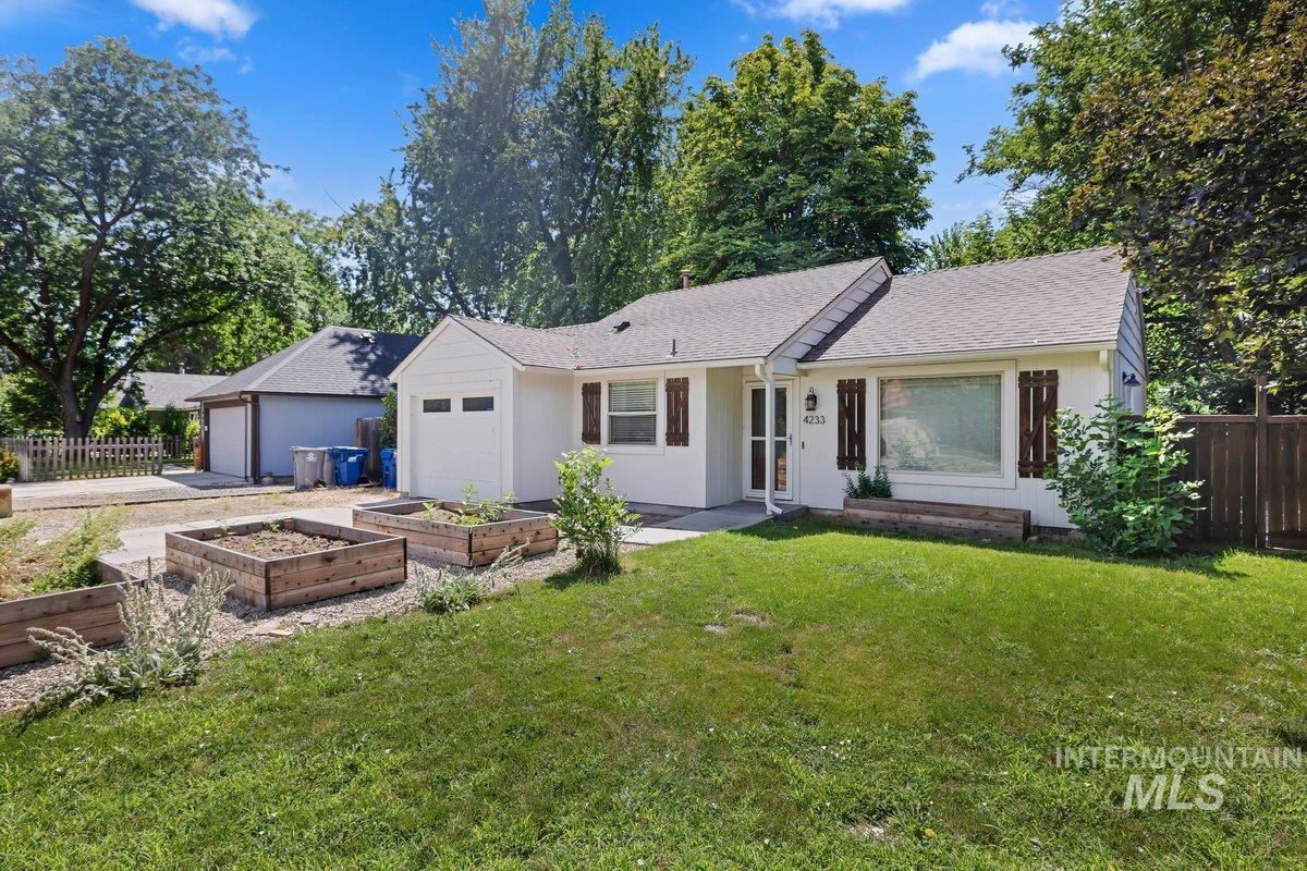 4233 N Tredwell Place, Boise, Idaho 83703, 2 Bedrooms, 1 Bathroom, Residential For Sale, Price $415,000,MLS 98994521