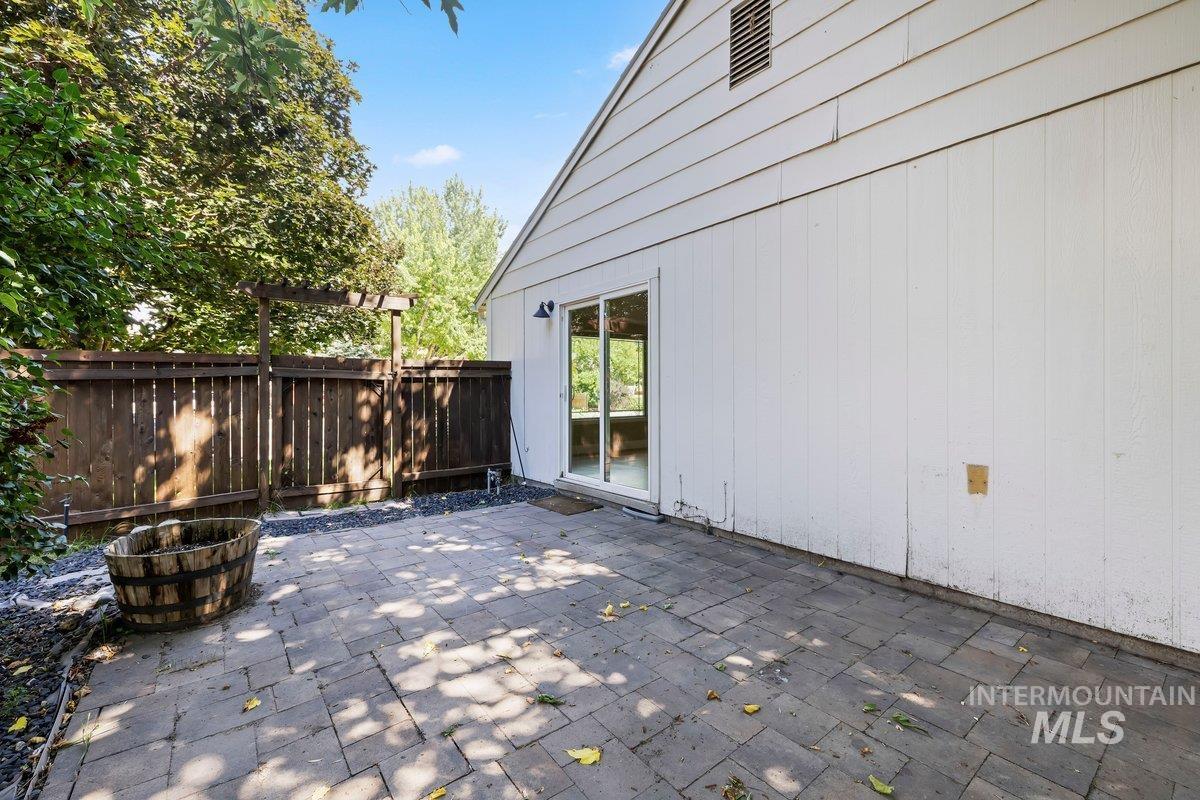 4233 N Tredwell Place, Boise, Idaho 83703, 2 Bedrooms, 1 Bathroom, Residential For Sale, Price $415,000,MLS 98994521