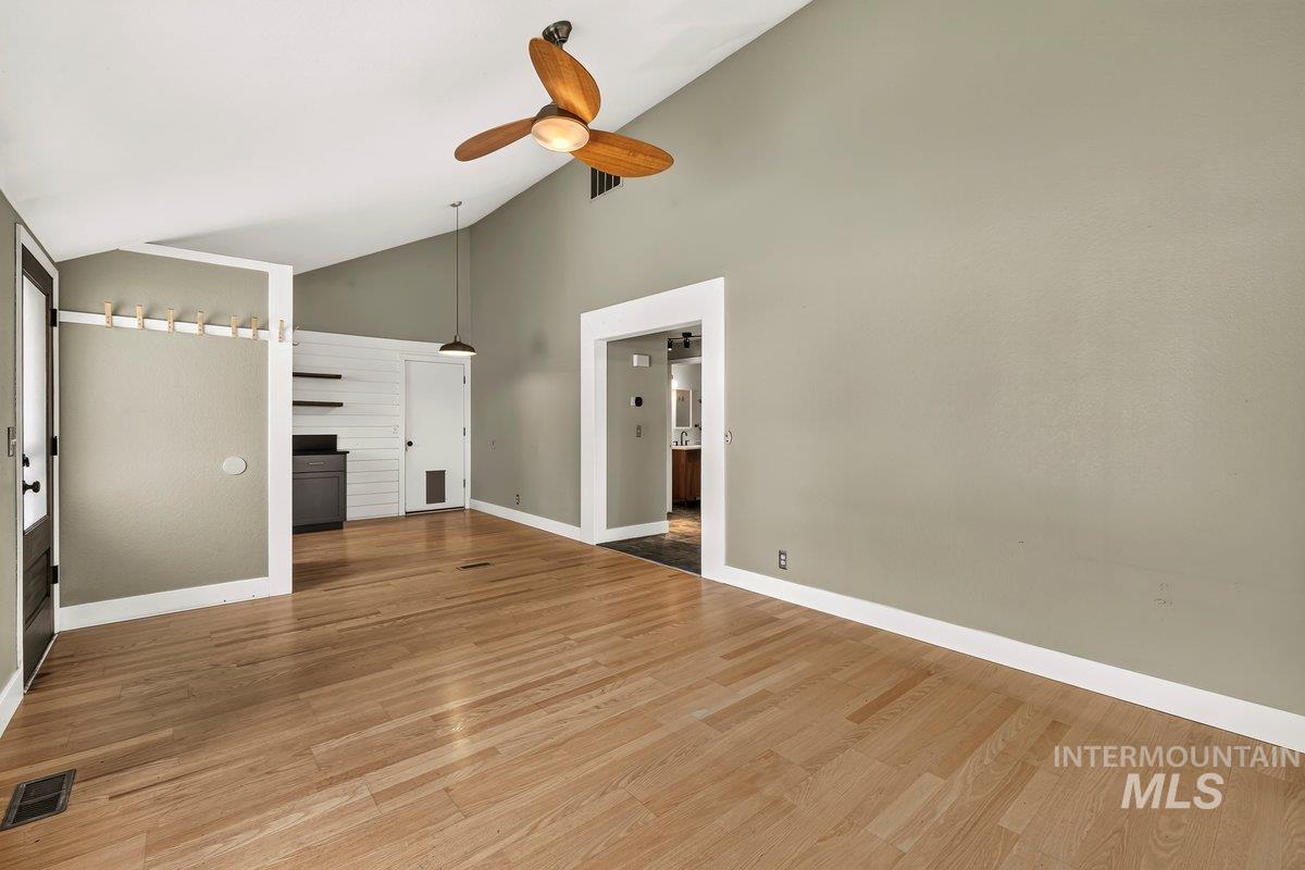 4233 N Tredwell Place, Boise, Idaho 83703, 2 Bedrooms, 1 Bathroom, Residential For Sale, Price $415,000,MLS 98994521