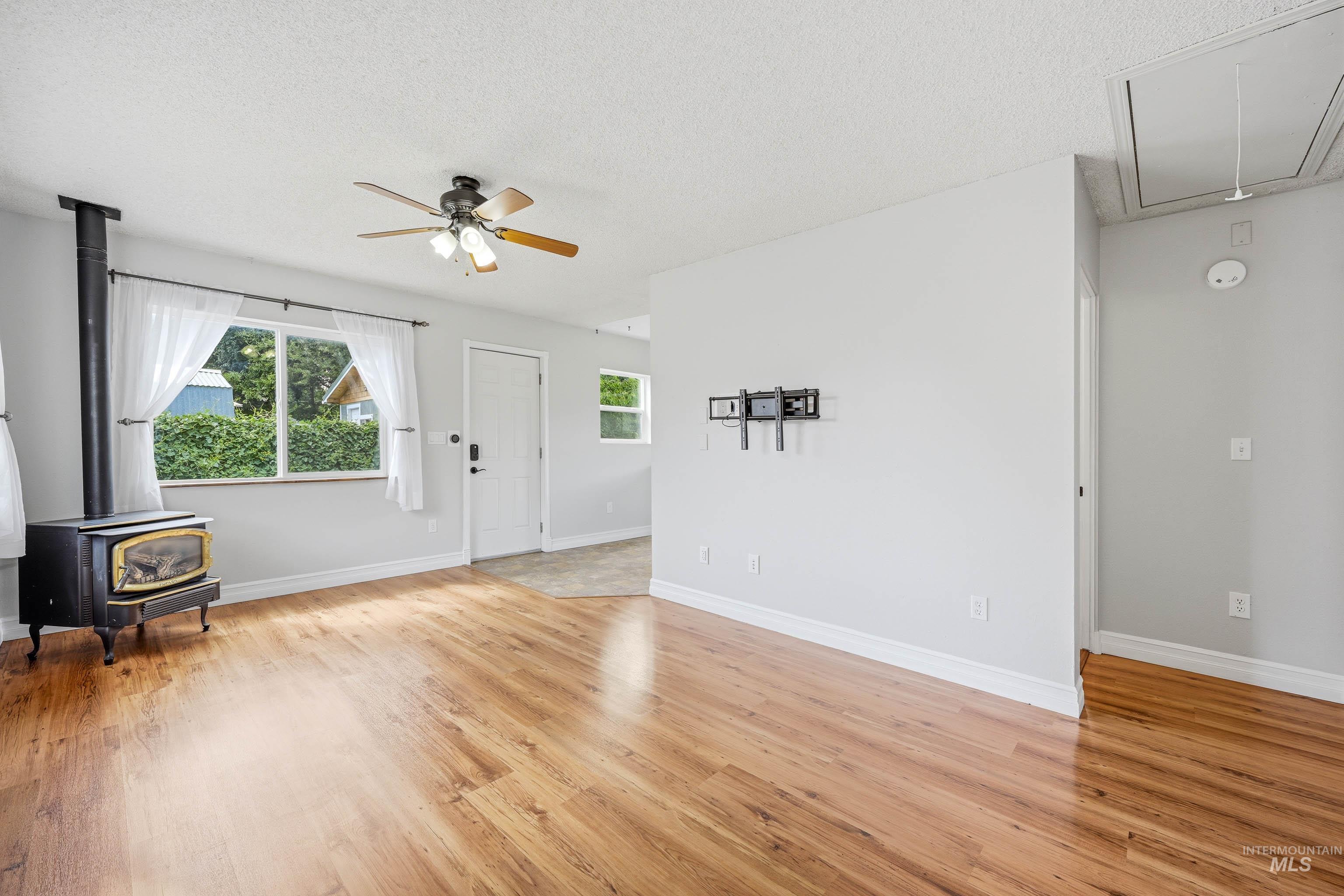828 N Meadow St., Moscow, Idaho 83843, 2 Bedrooms, 1 Bathroom, Residential For Sale, Price $298,000, 98994529