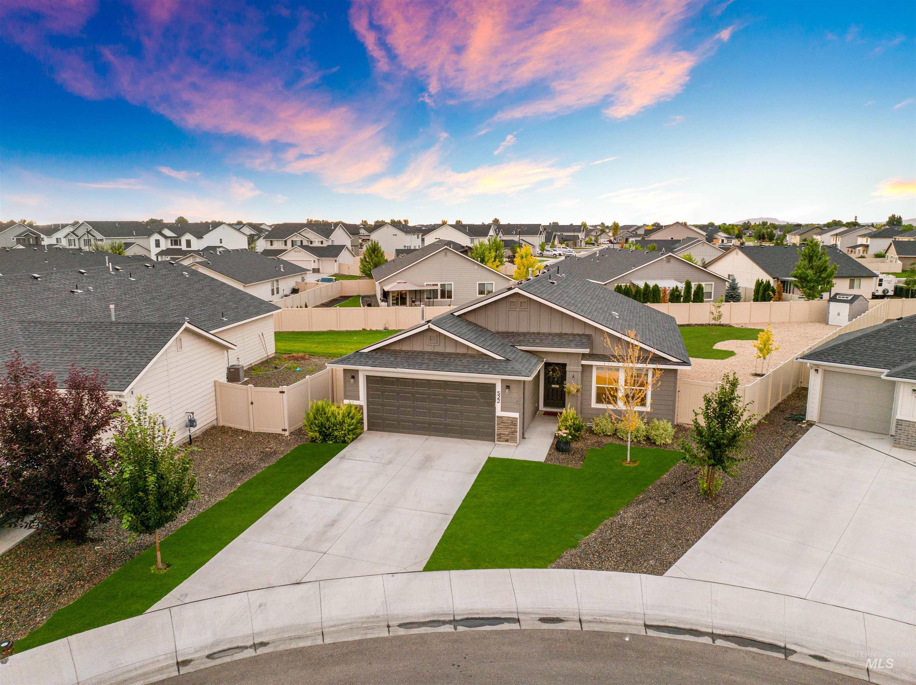 522 W Tanzanite Ct., Kuna, Idaho 83634, 3 Bedrooms, 2 Bathrooms, Residential For Sale, Price $424,900, 98994534