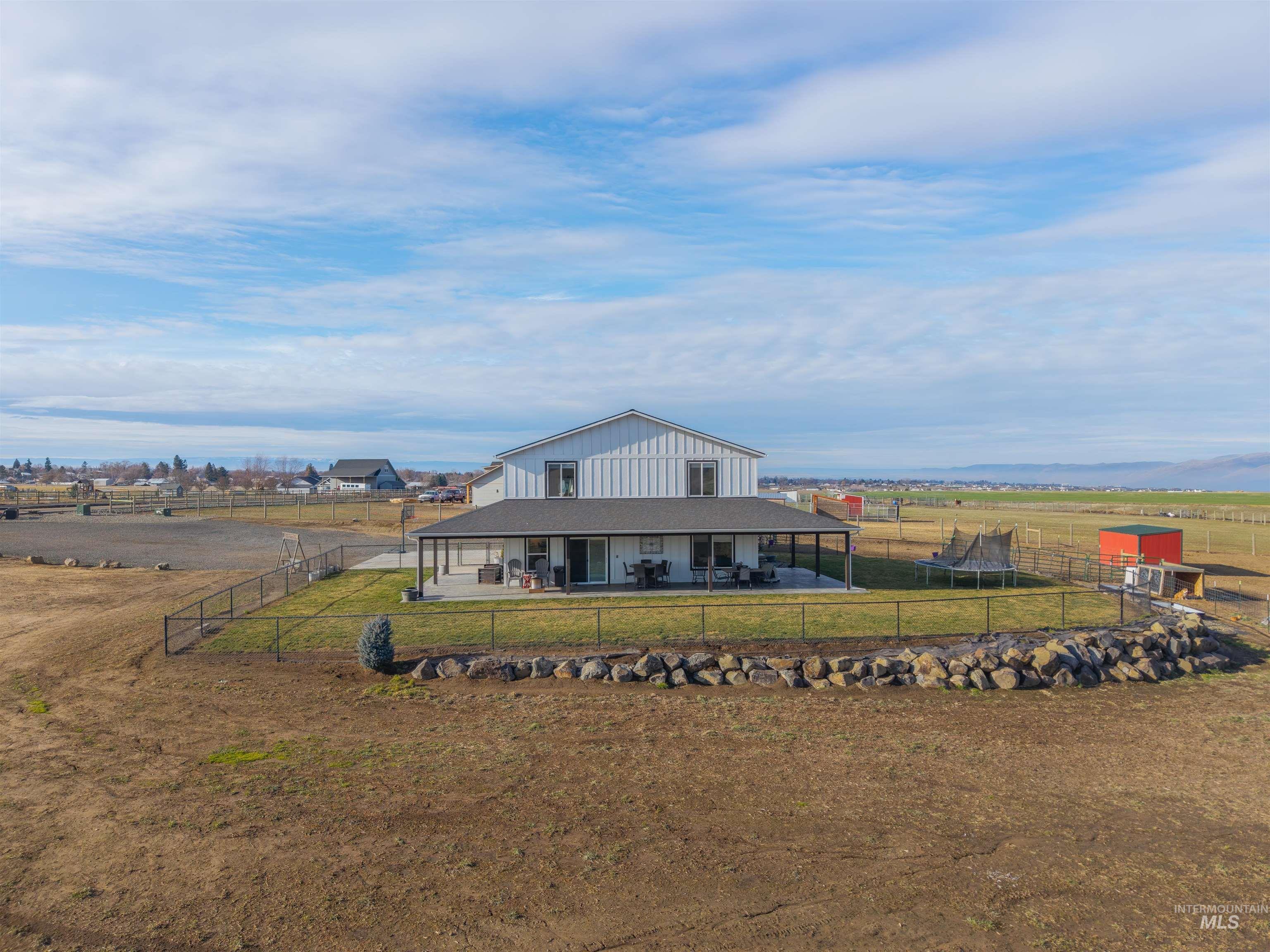 2227 Orchards Ave, Lewiston, Idaho 83501, 4 Bedrooms, 2.5 Bathrooms, Residential For Sale, Price $940,000, 98994535