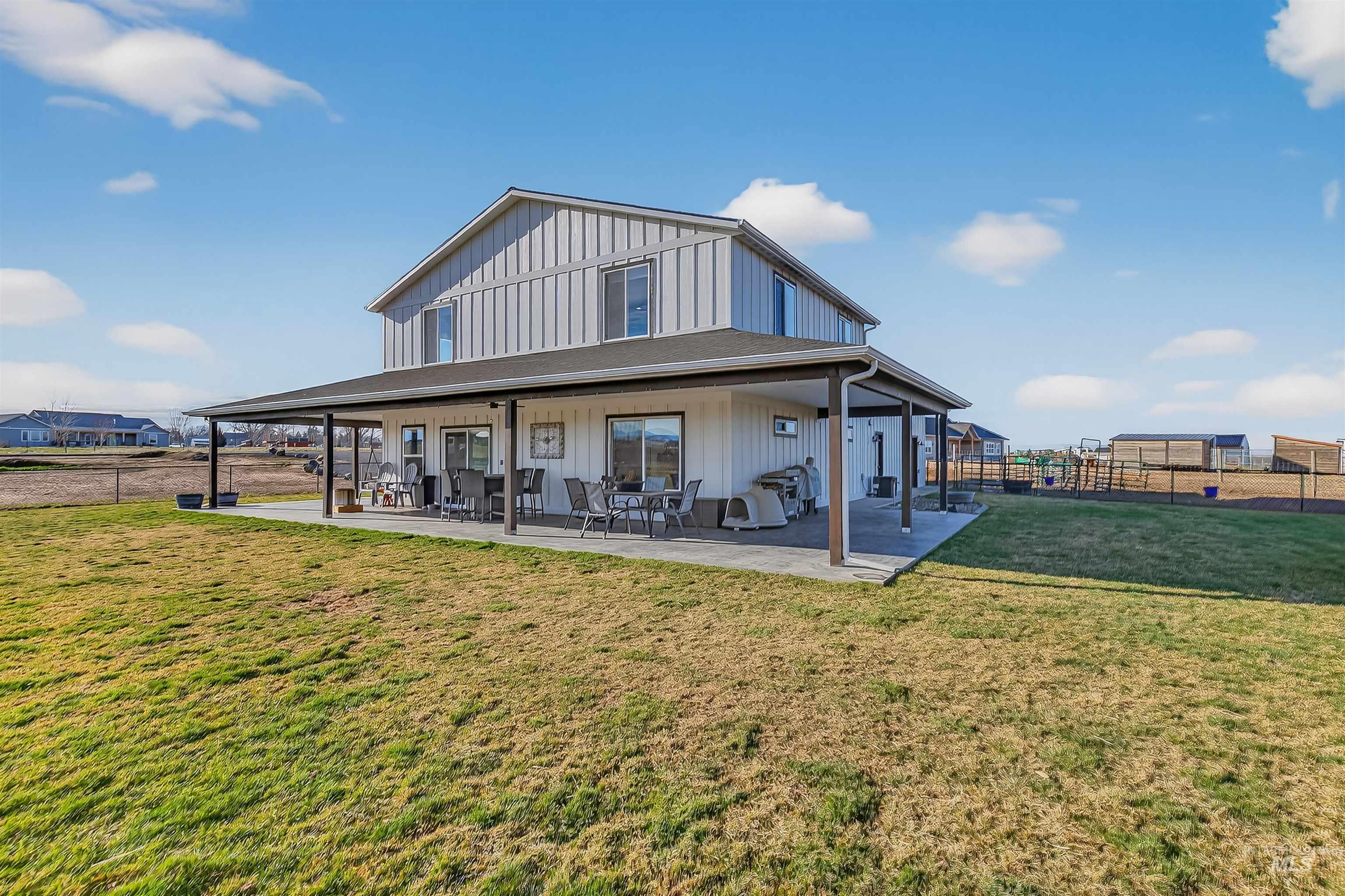 2227 Orchards Ave, Lewiston, Idaho 83501, 4 Bedrooms, 2.5 Bathrooms, Residential For Sale, Price $940,000, 98994535