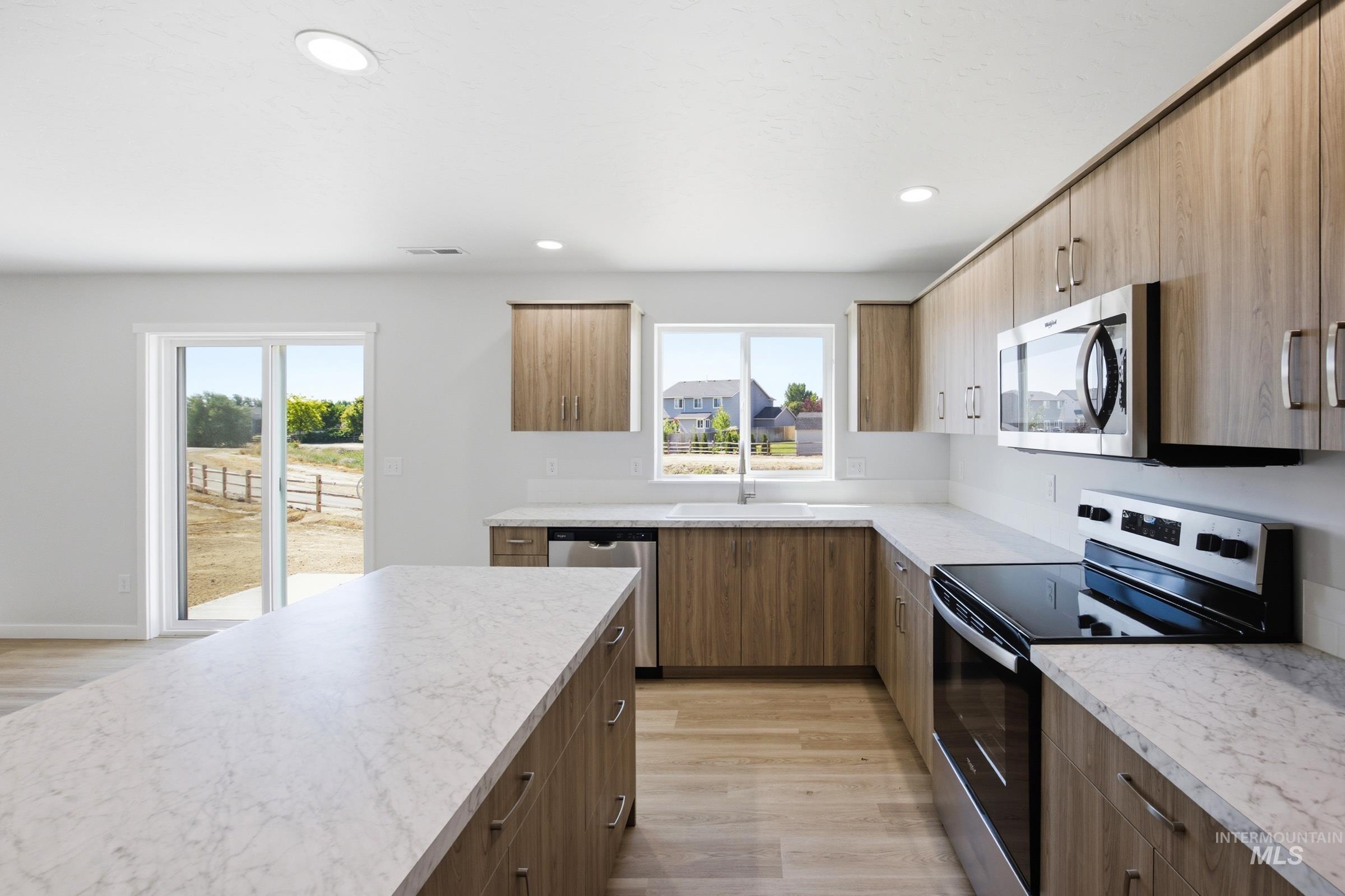 212 W 17th Ave, Jerome, Idaho 83338, 4 Bedrooms, 2.5 Bathrooms, Residential For Sale, Price $474,990, 98994539