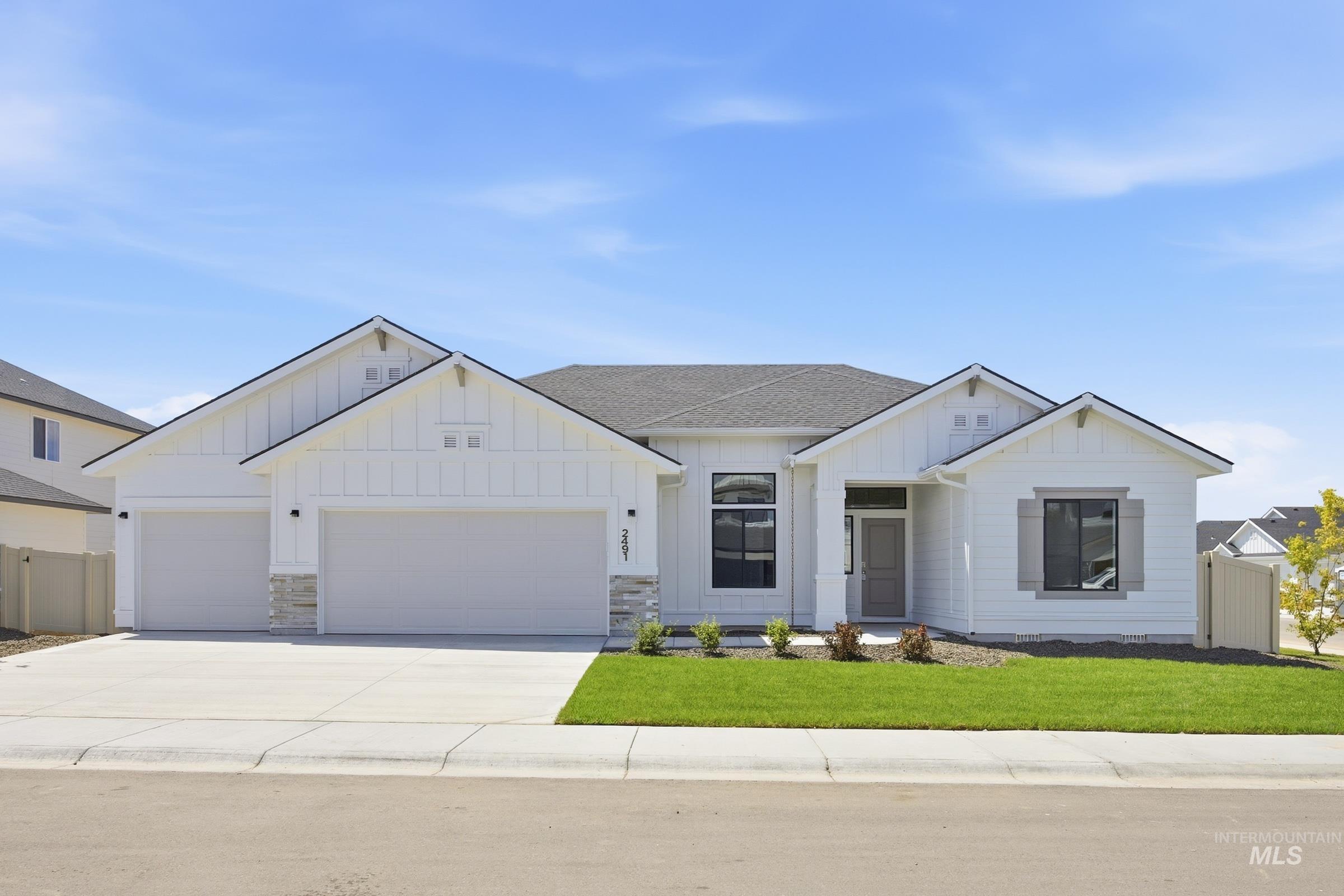 812 Thunderbolt Dr, Mountain Home, Idaho 83647, 4 Bedrooms, 2 Bathrooms, Residential For Sale, Price $499,990, 98994542