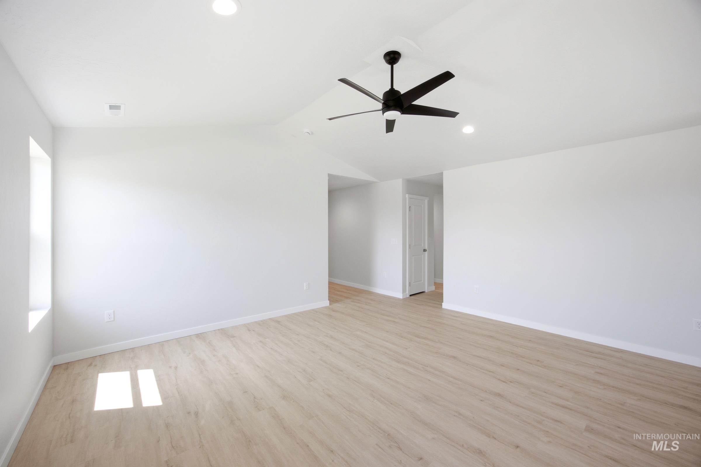 1360 Sunday River St, Middleton, Idaho 83644, 3 Bedrooms, 2 Bathrooms, Residential For Sale, Price $429,990,MLS 98994544