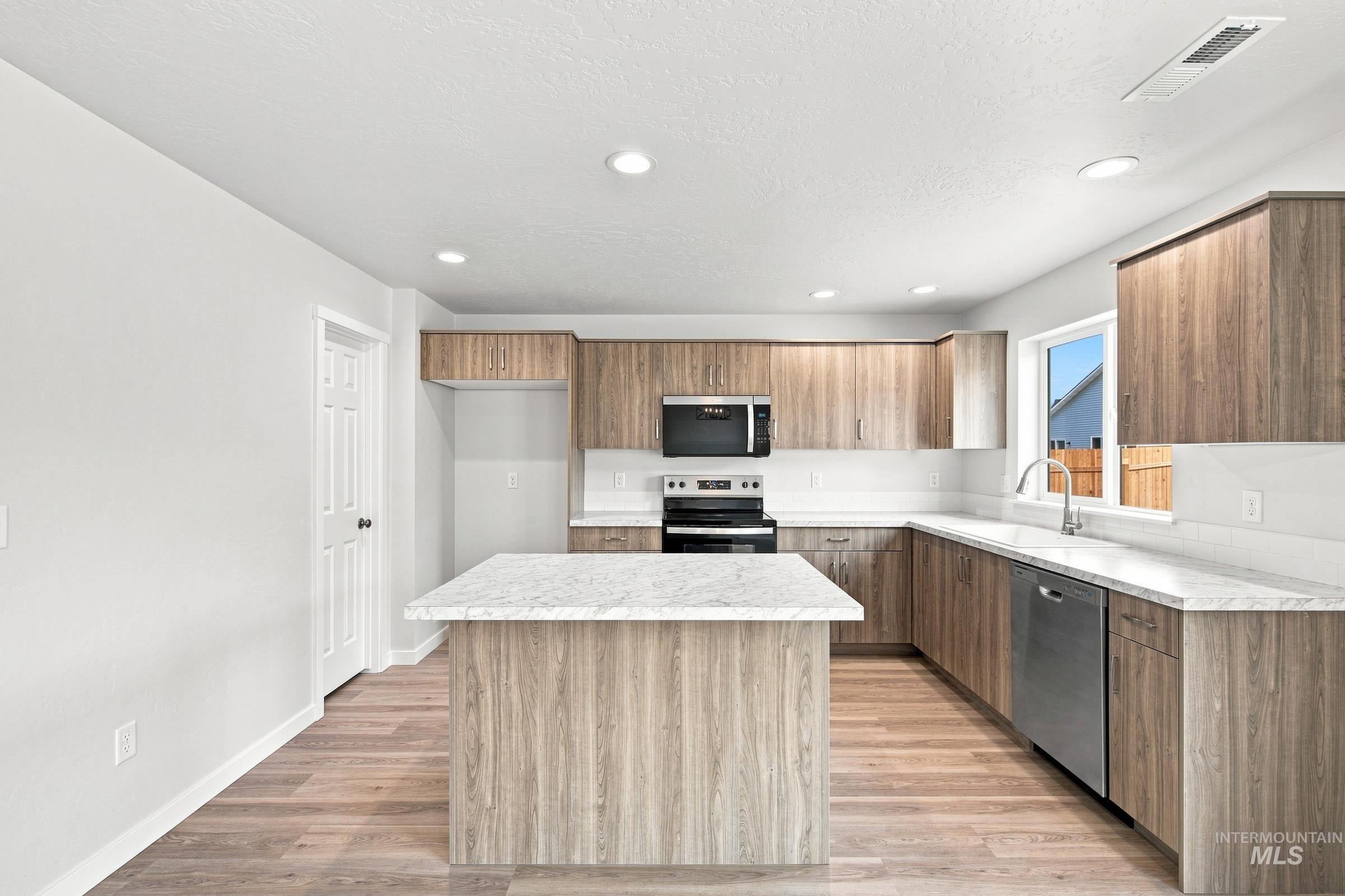 1452 Sunday River St, Middleton, Idaho 83644, 4 Bedrooms, 2.5 Bathrooms, Residential For Sale, Price $459,990, 98994545