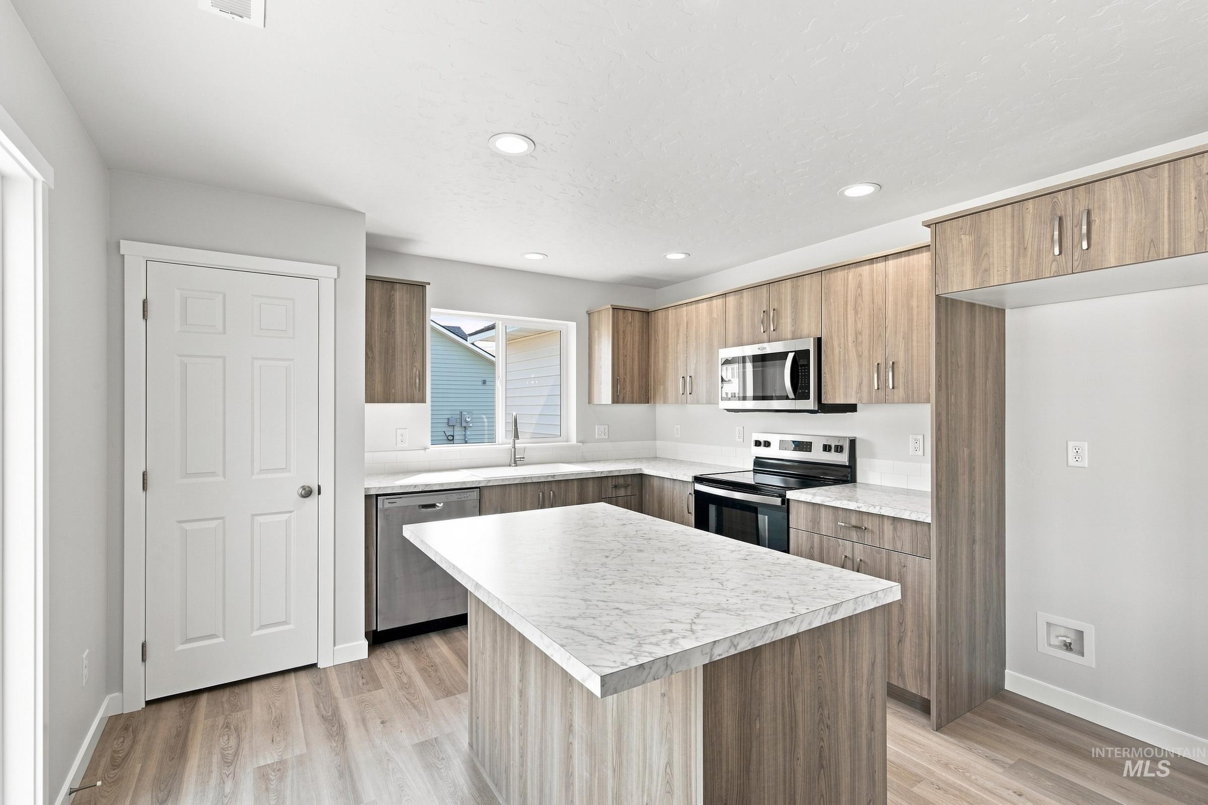 1530 Sunday River St, Middleton, Idaho 83644, 4 Bedrooms, 2.5 Bathrooms, Residential For Sale, Price $449,990, 98994546