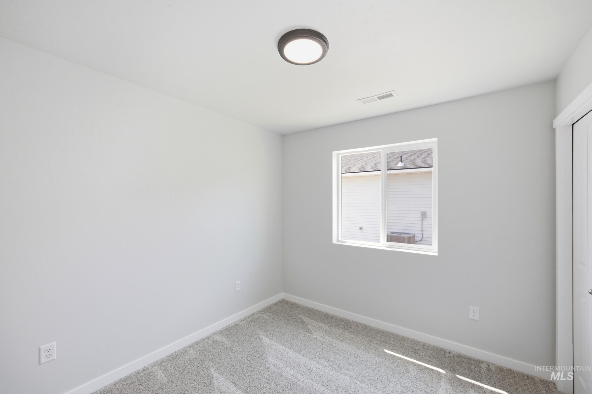 220 Benbrook Ave, Caldwell, Idaho 83605, 3 Bedrooms, 2 Bathrooms, Residential For Sale, Price $395,990,MLS 98994547