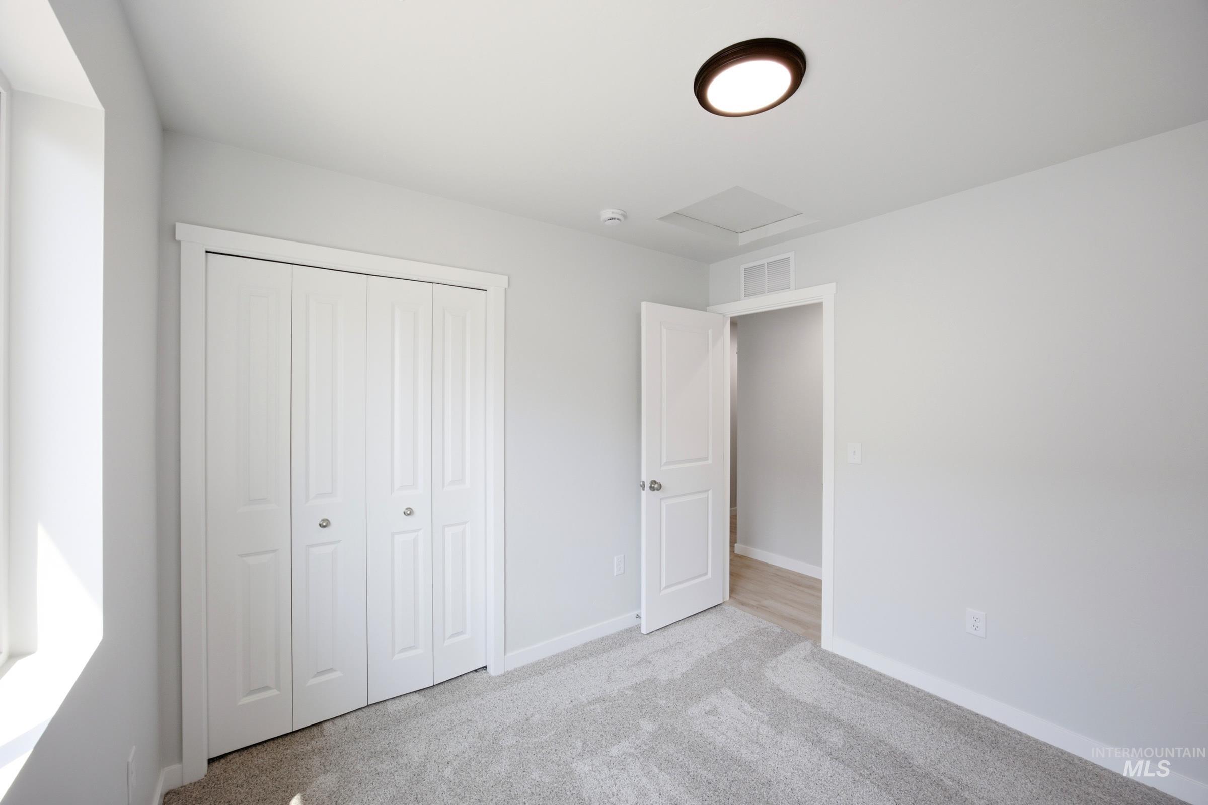 220 Benbrook Ave, Caldwell, Idaho 83605, 3 Bedrooms, 2 Bathrooms, Residential For Sale, Price $395,990,MLS 98994547
