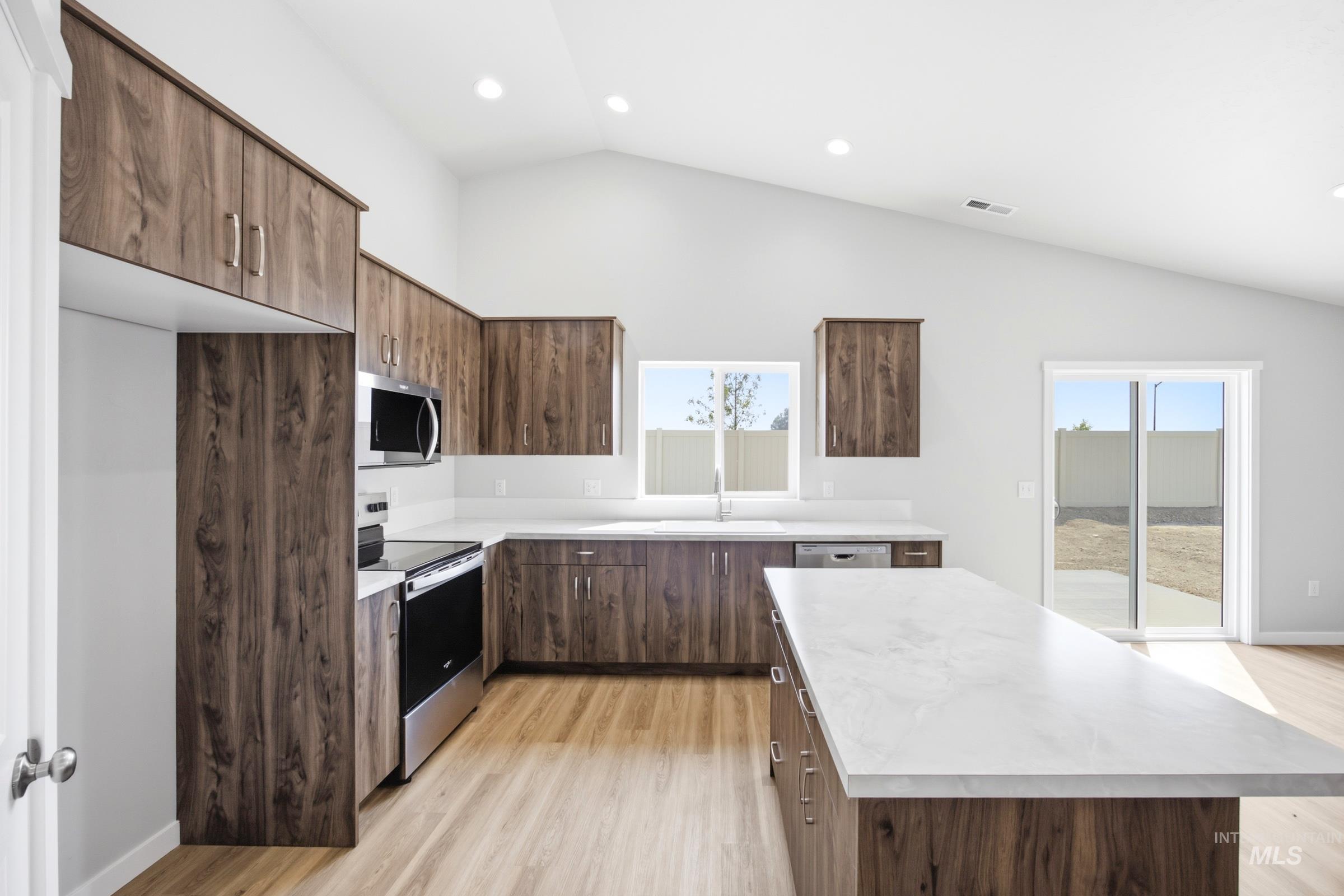 216 Benbrook Ave, Caldwell, Idaho 83605, 4 Bedrooms, 2 Bathrooms, Residential For Sale, Price $449,990,MLS 98994548