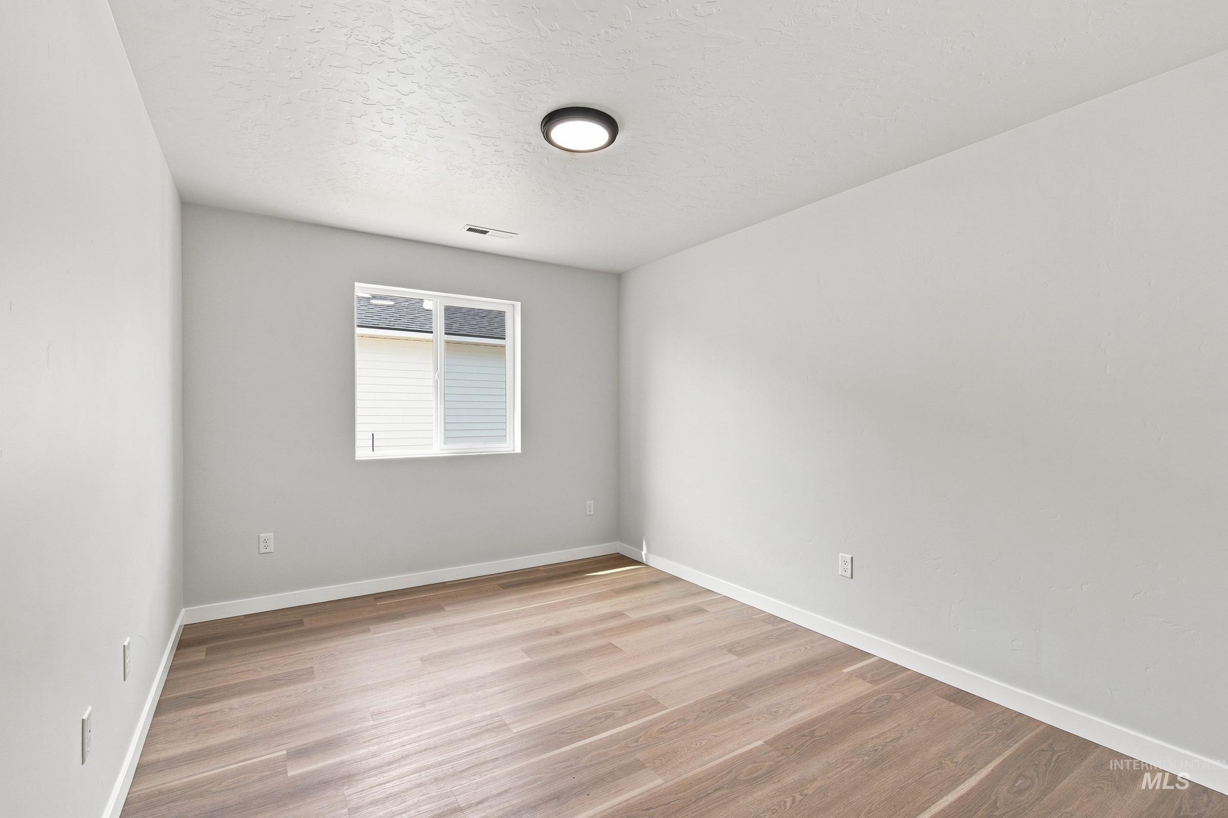 212 Benbrook Ave, Caldwell, Idaho 83605, 3 Bedrooms, 2 Bathrooms, Residential For Sale, Price $439,990,MLS 98994549