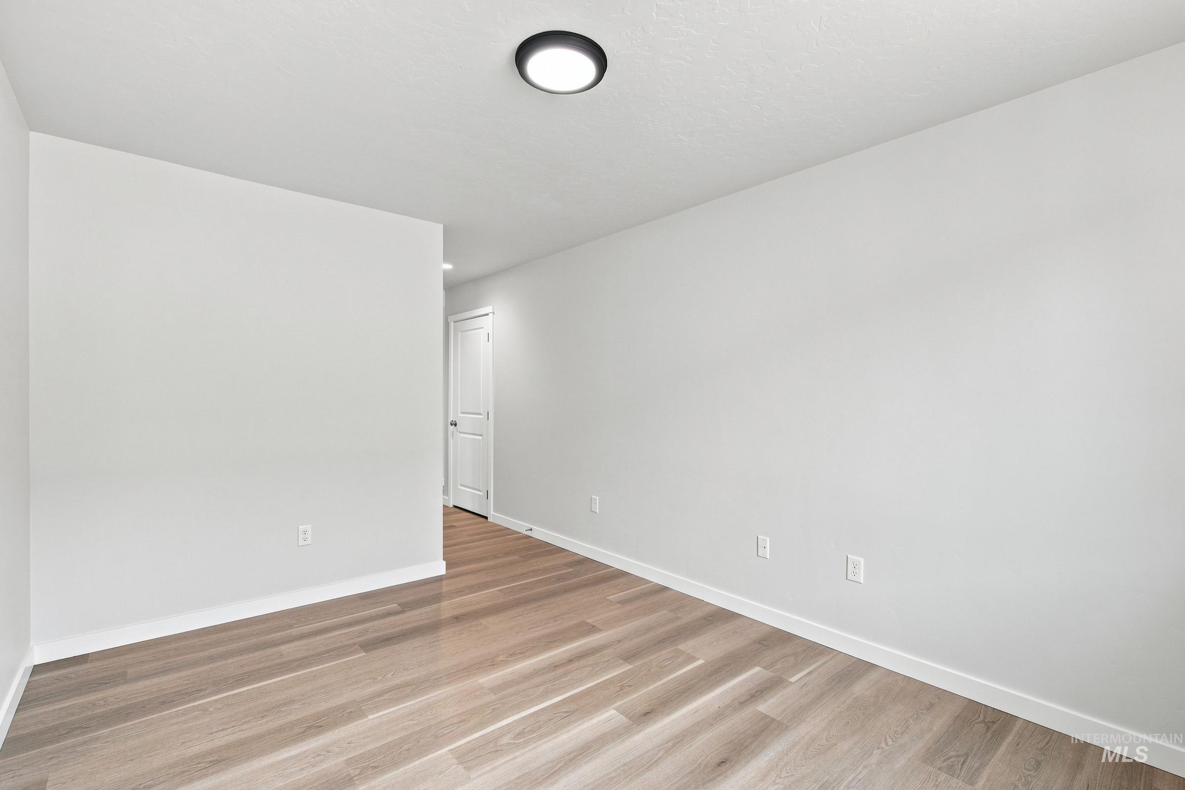 212 Benbrook Ave, Caldwell, Idaho 83605, 3 Bedrooms, 2 Bathrooms, Residential For Sale, Price $439,990,MLS 98994549